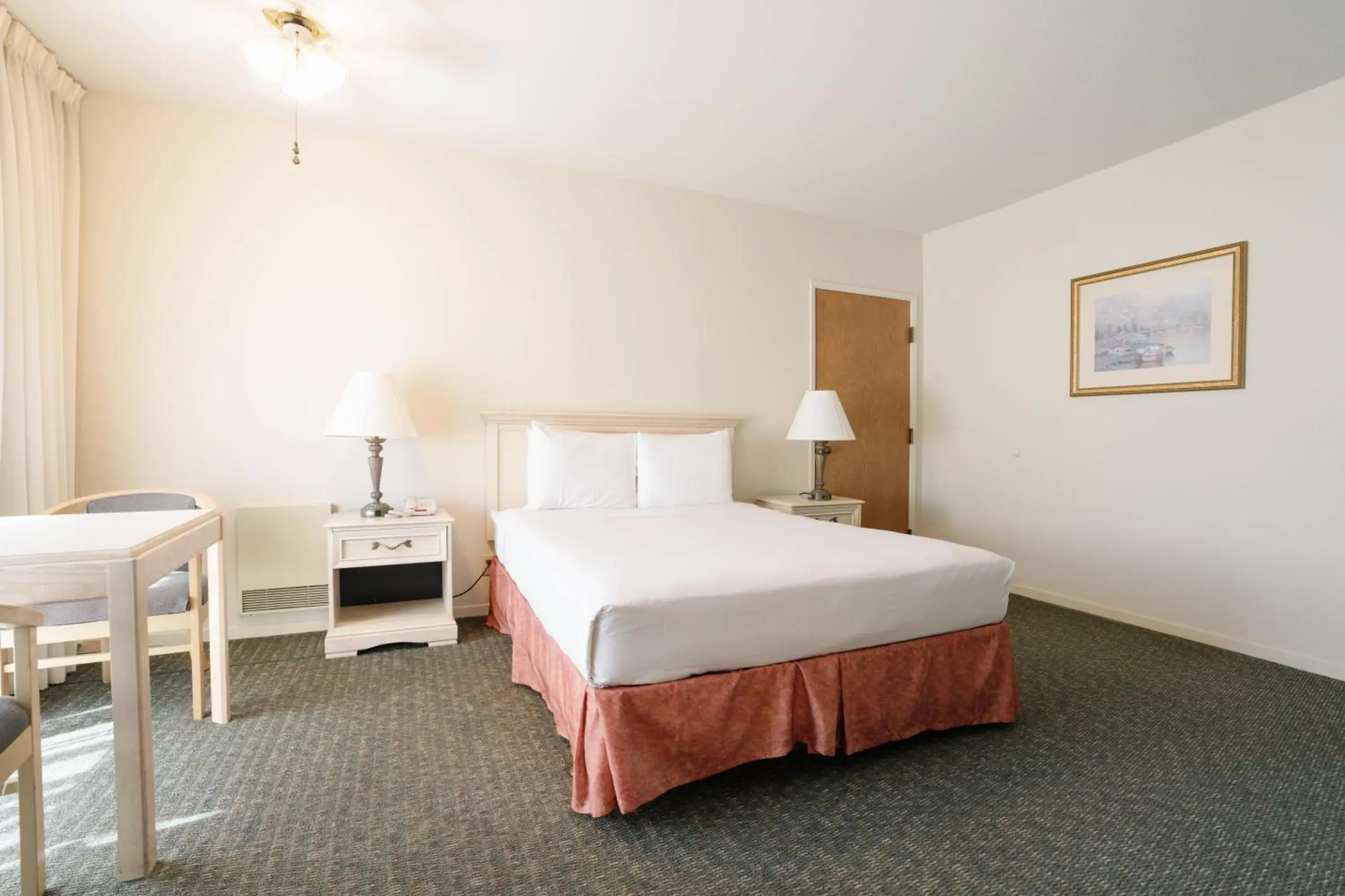 Deluxe Family Room in The Monarch Resort Deluxe Family Room in The Monarch Resort