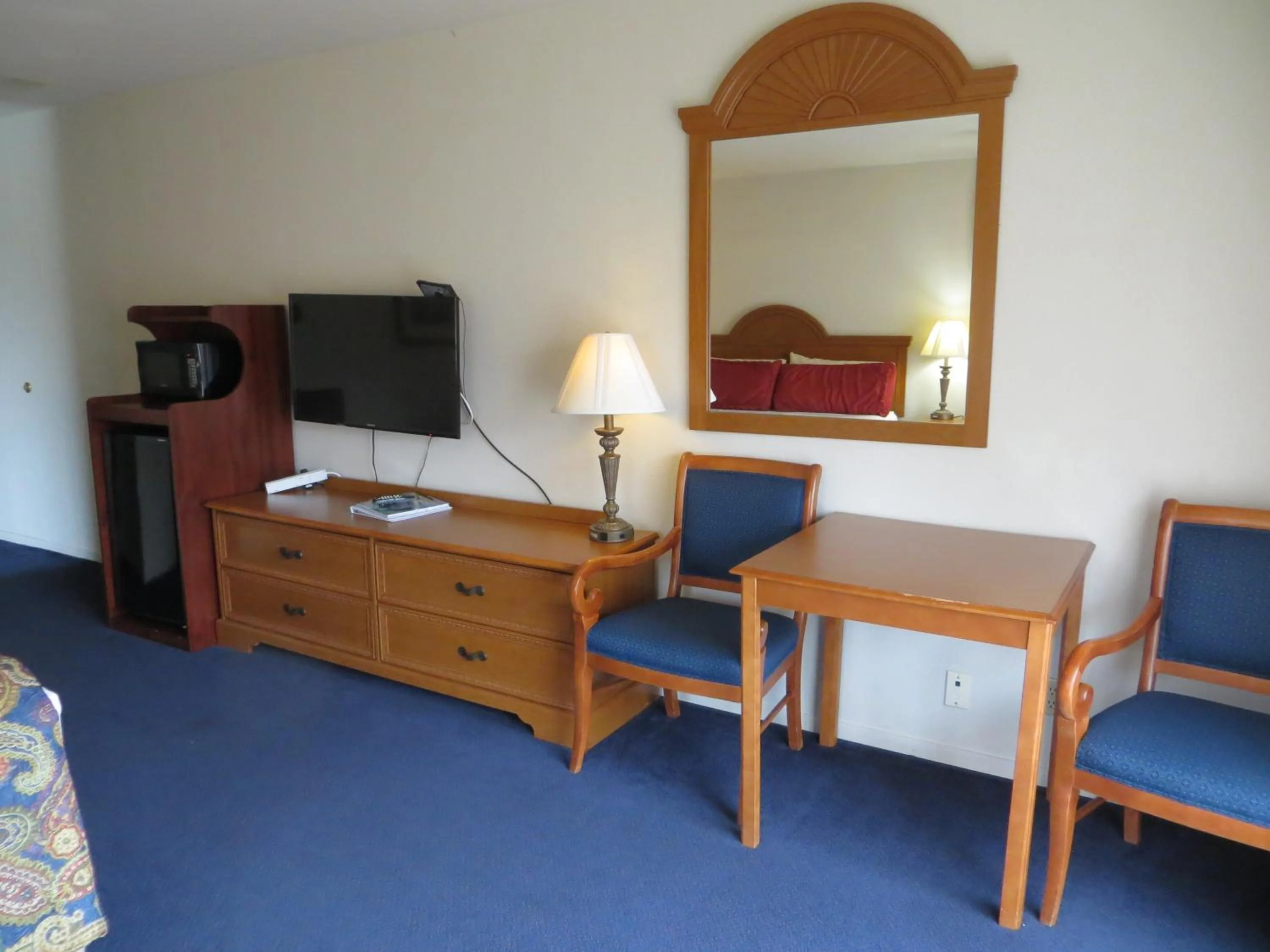 TV and multimedia in The Monarch Resort