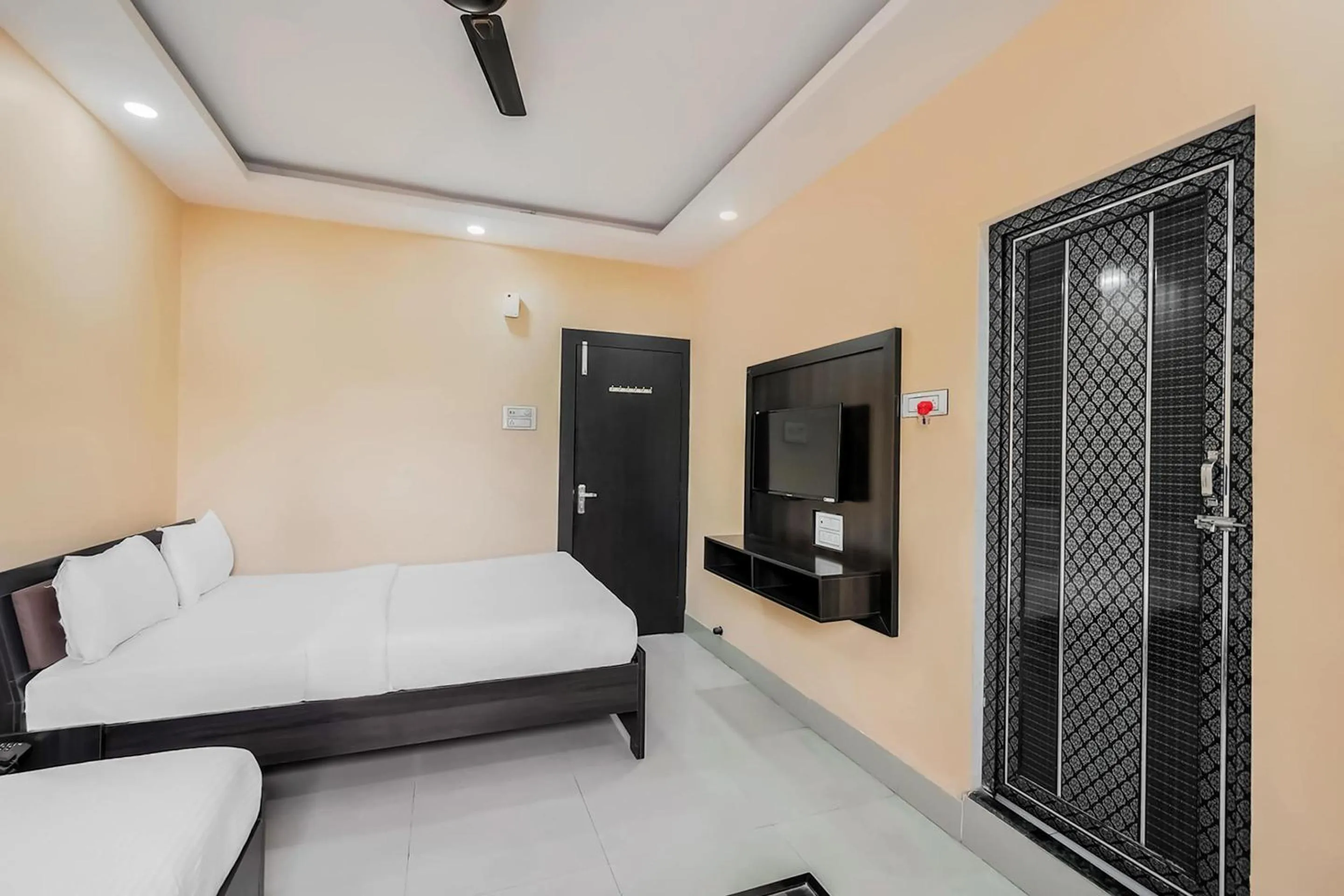 Bedroom, Bed in Super Hotel O The Orchid