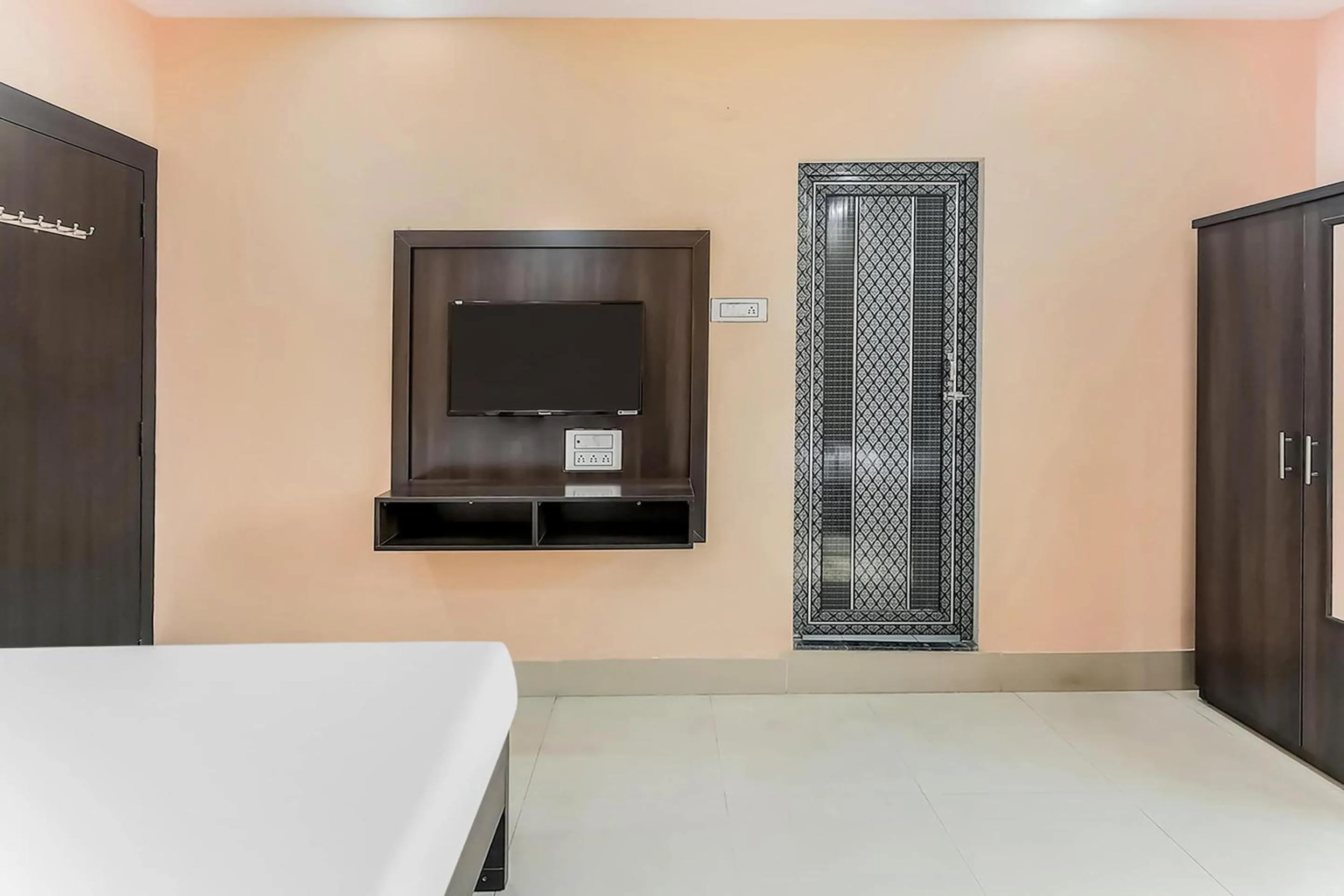 Bedroom, Bed in Super Hotel O The Orchid