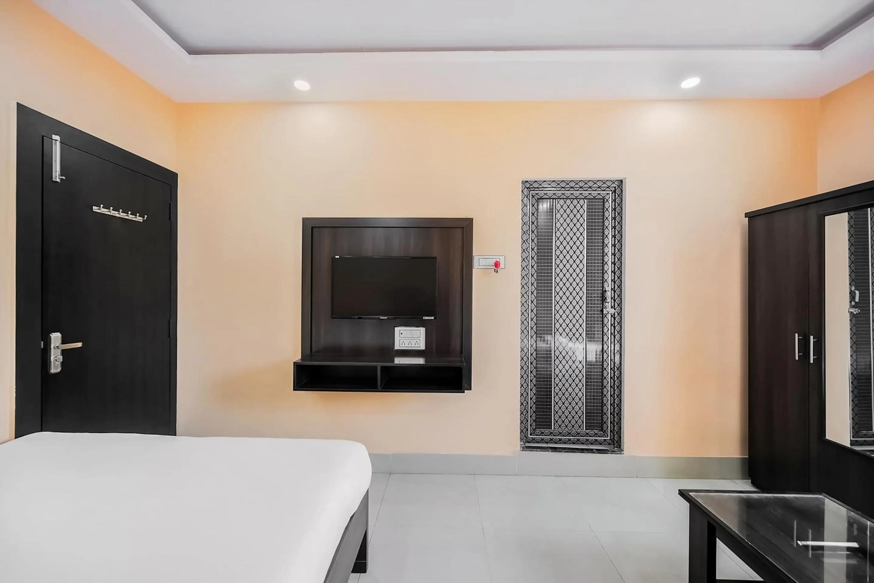 Bedroom, Bed in Super Hotel O The Orchid