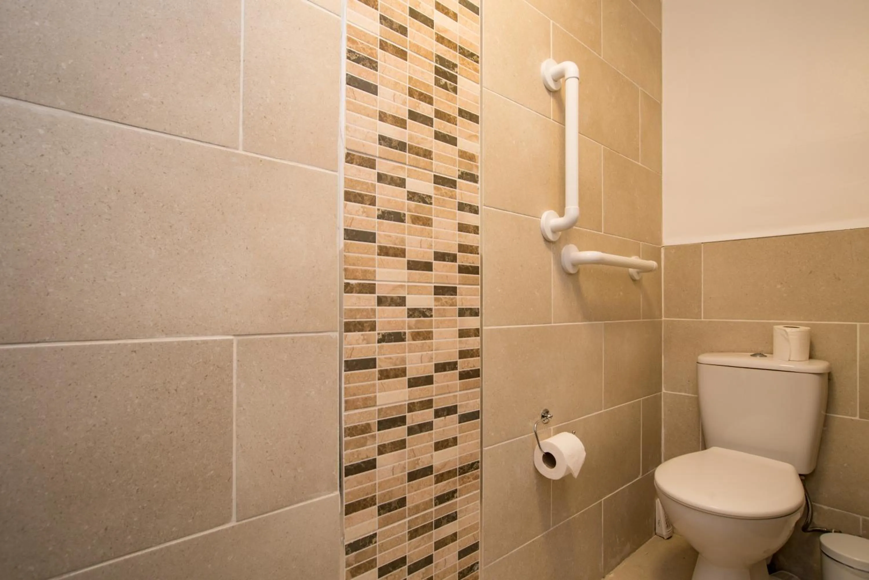 Bathroom in Wilson Lodge