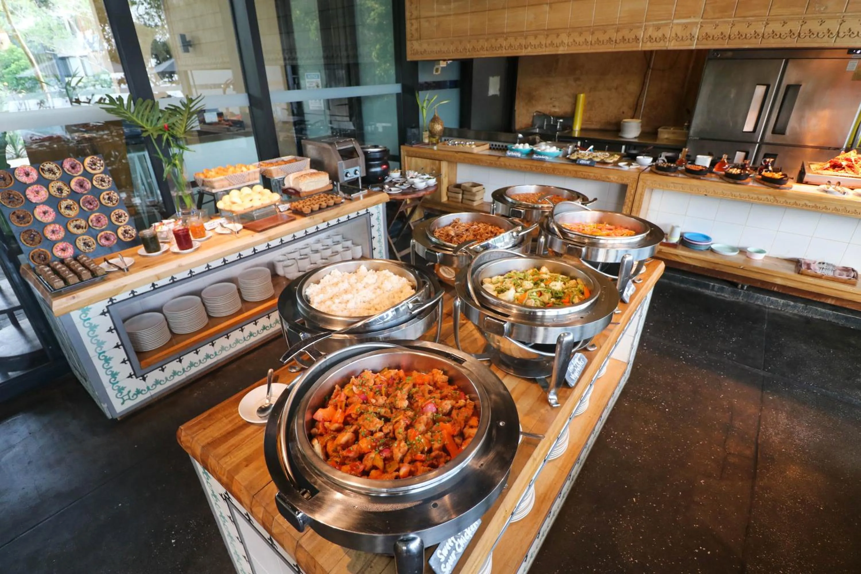 Restaurant/places to eat in Amorita Resort Bohol