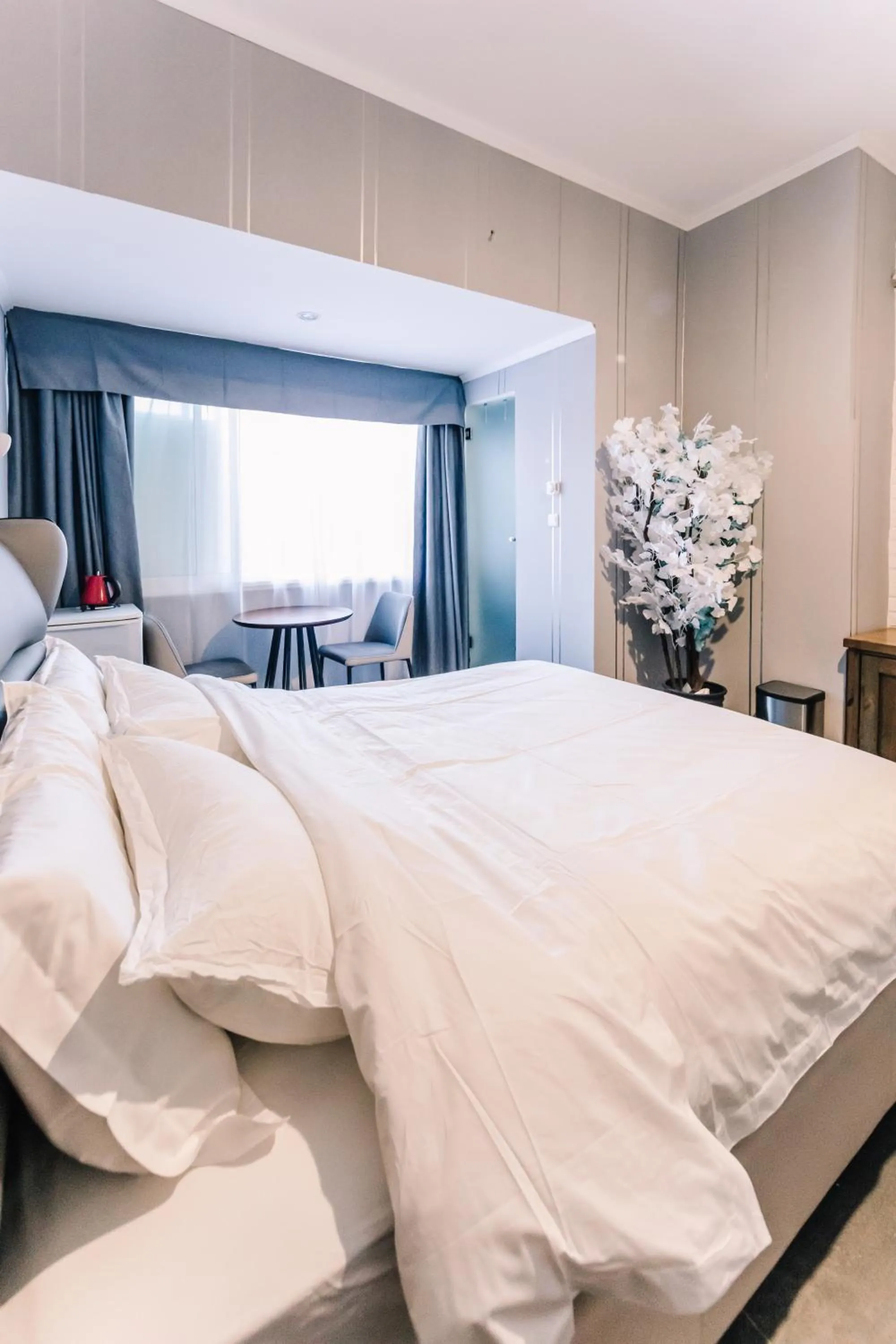 Bedroom, Bed in King's Rooftop Studios