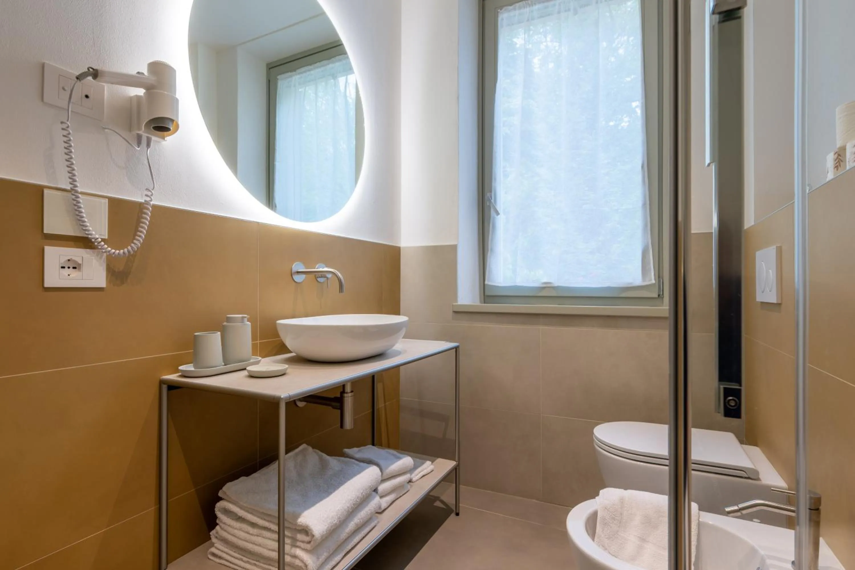 Shower in Albergo Ristorante Corsini