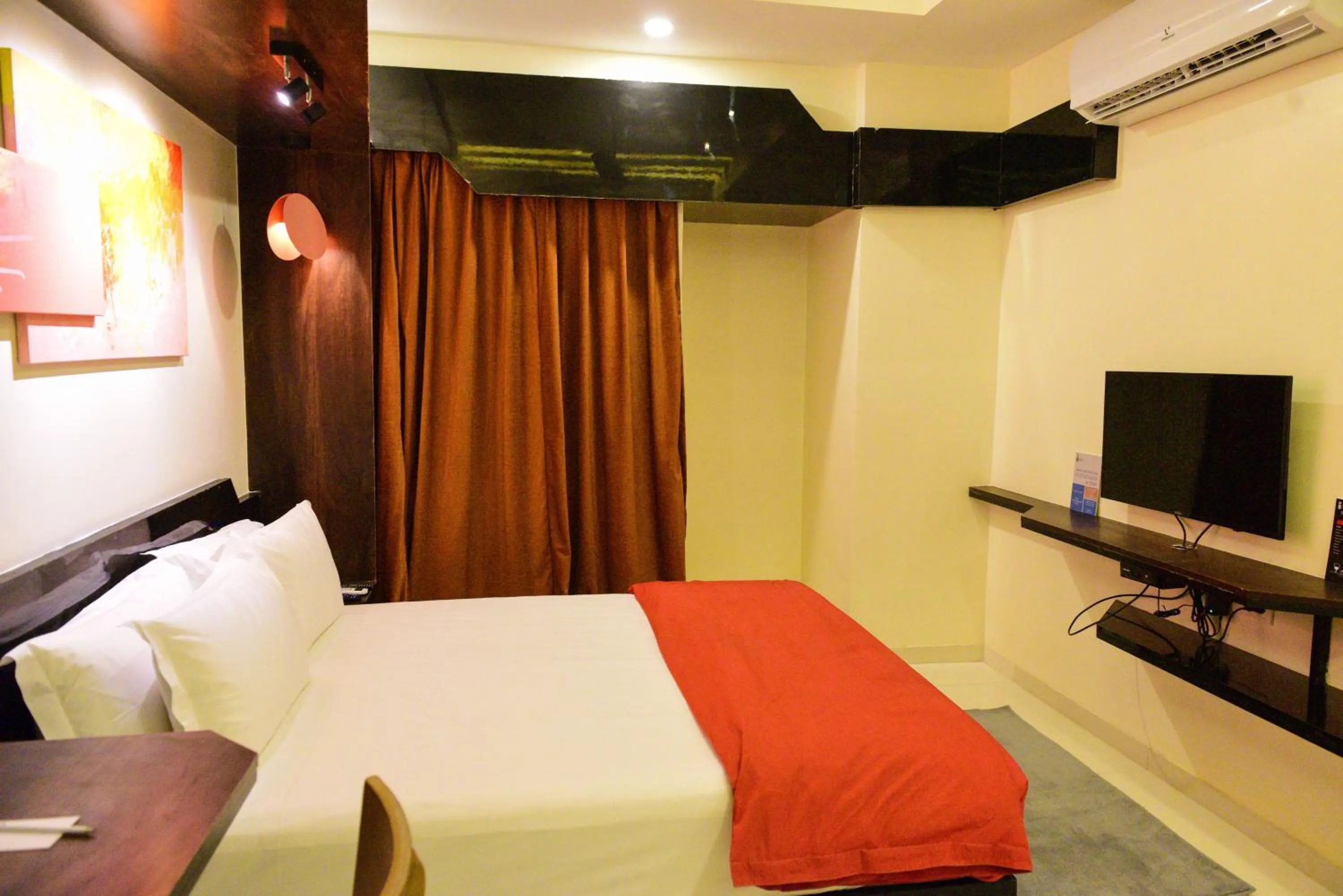 Bed in Little Mastiff Moshi by OTHPL