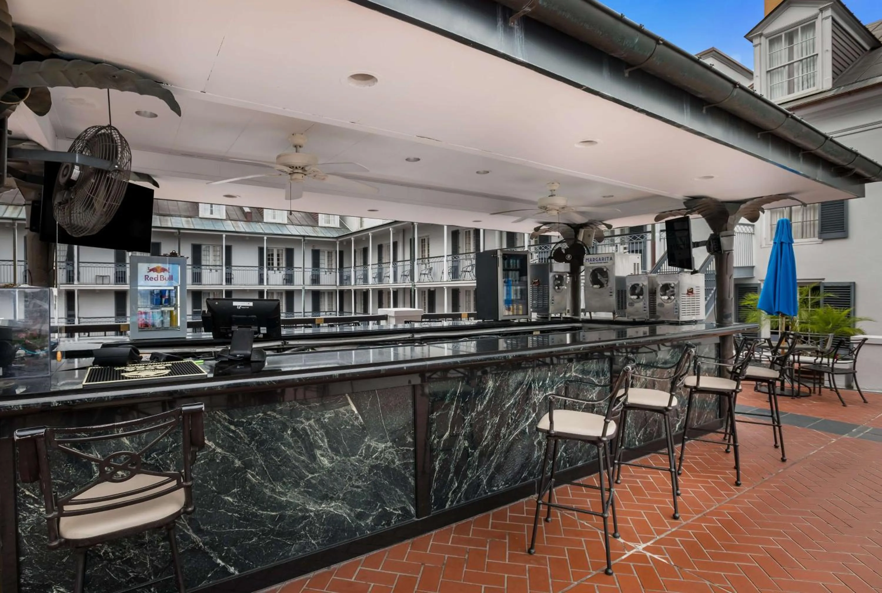 Lounge or bar in The Royal Sonesta New Orleans