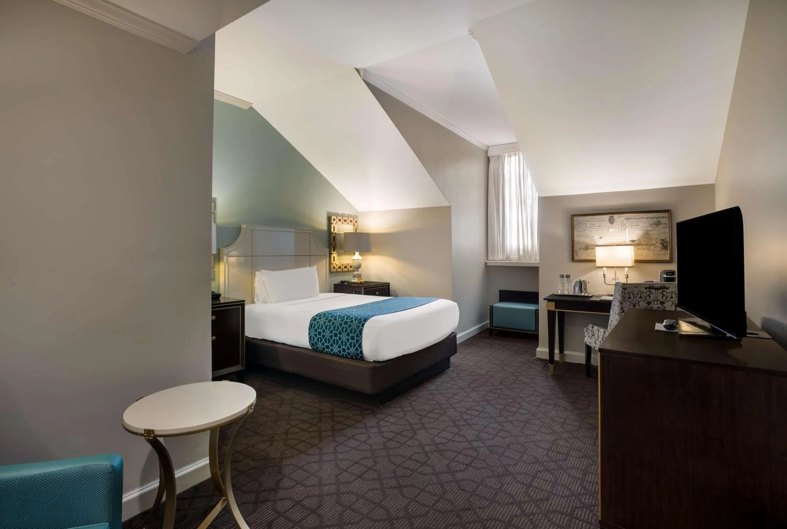 Bedroom, Bed in The Royal Sonesta New Orleans