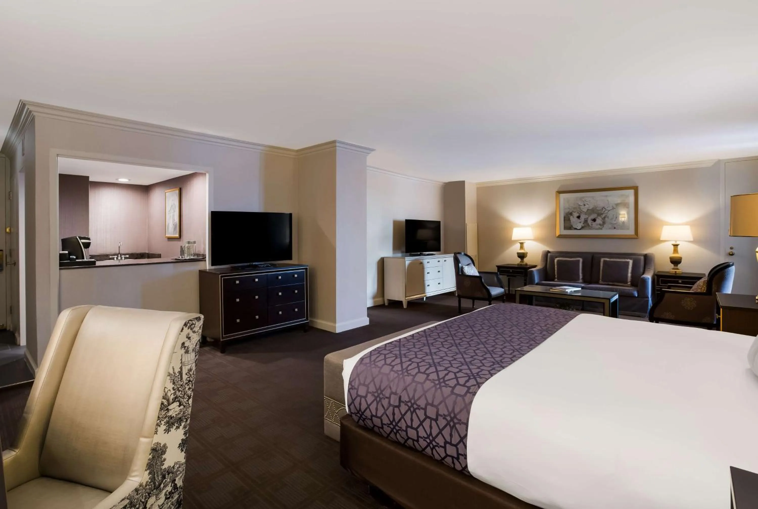 Bedroom, Bed in The Royal Sonesta New Orleans