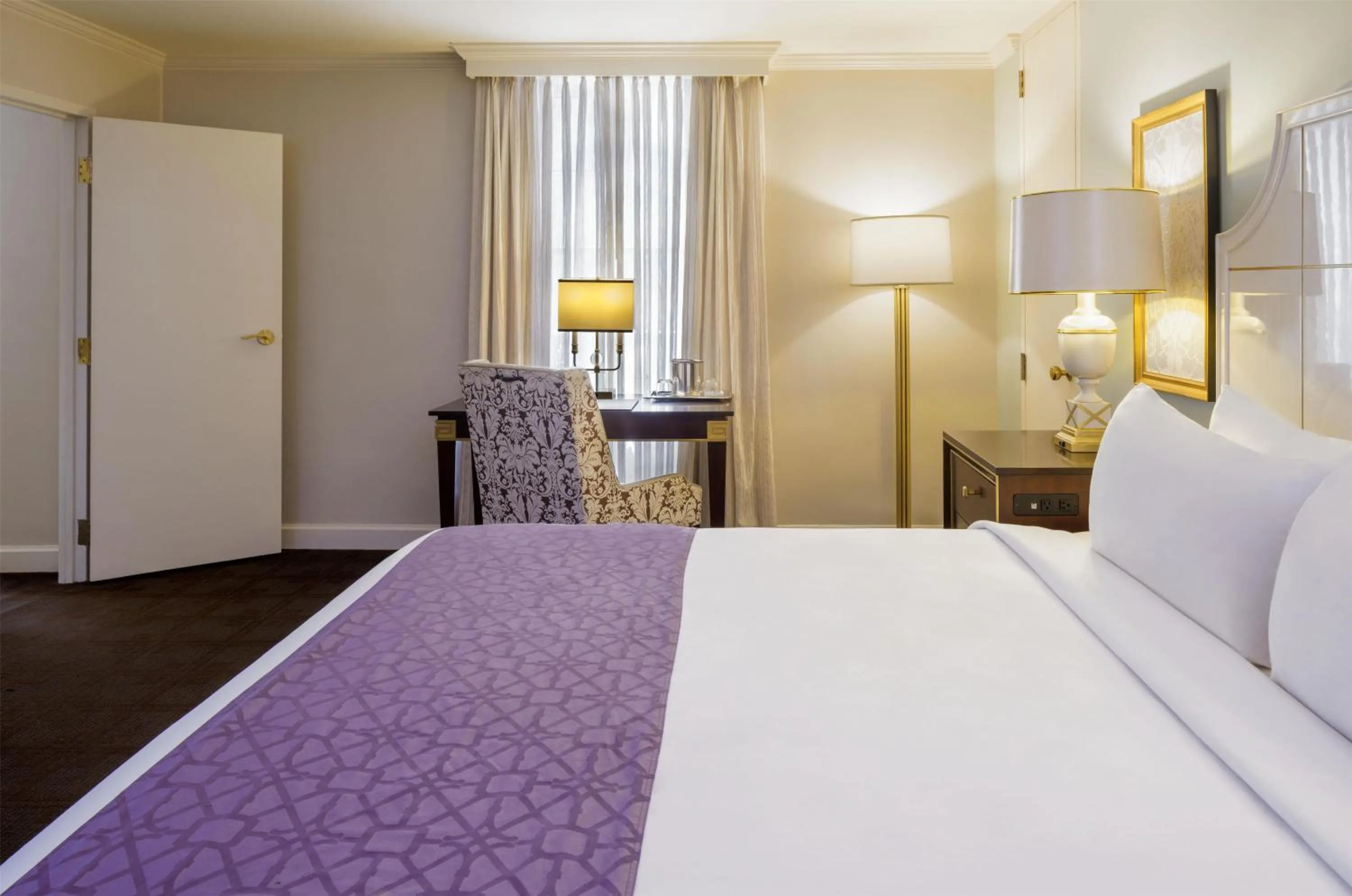 Photo of the whole room, Bed in The Royal Sonesta New Orleans