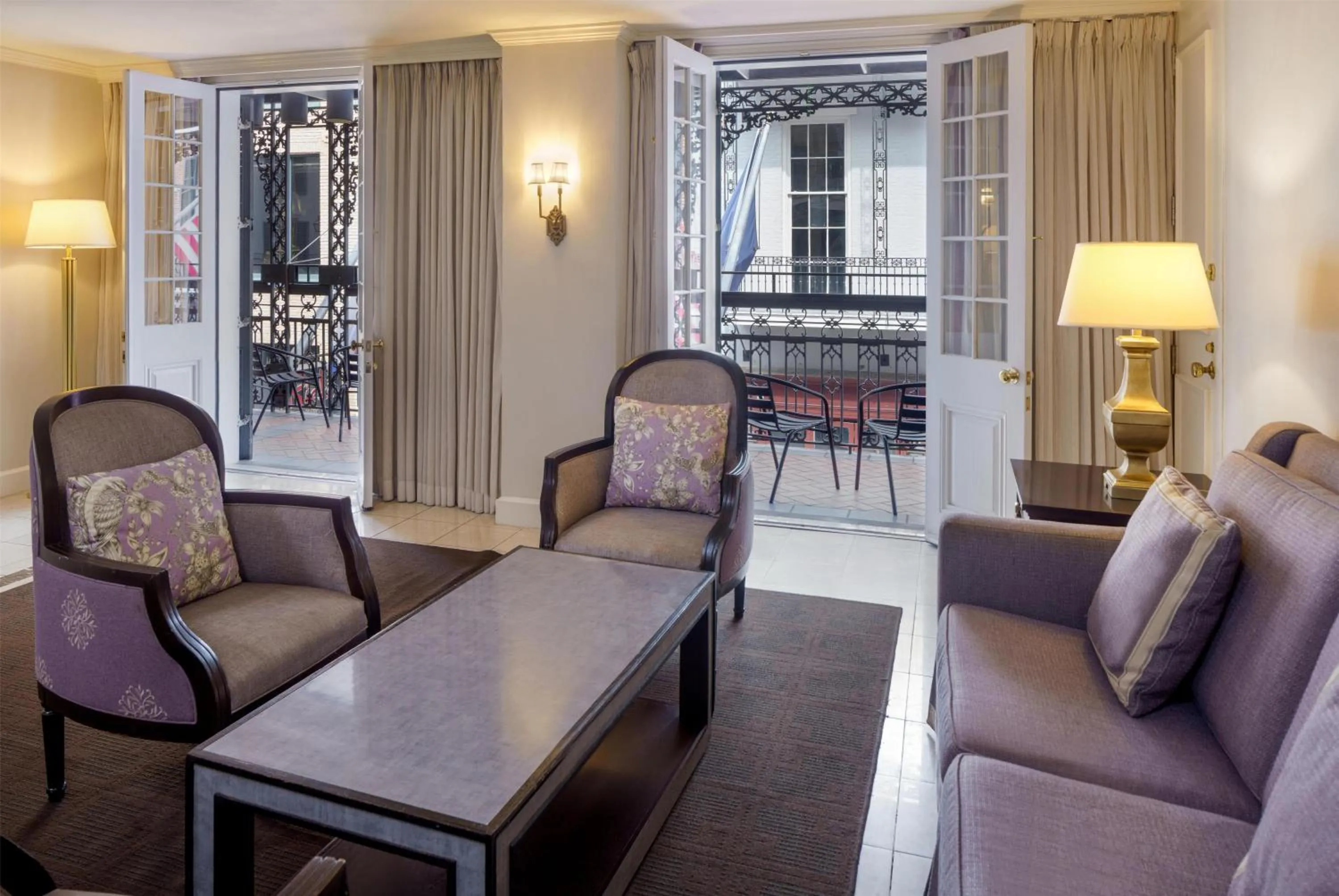 Photo of the whole room in The Royal Sonesta New Orleans