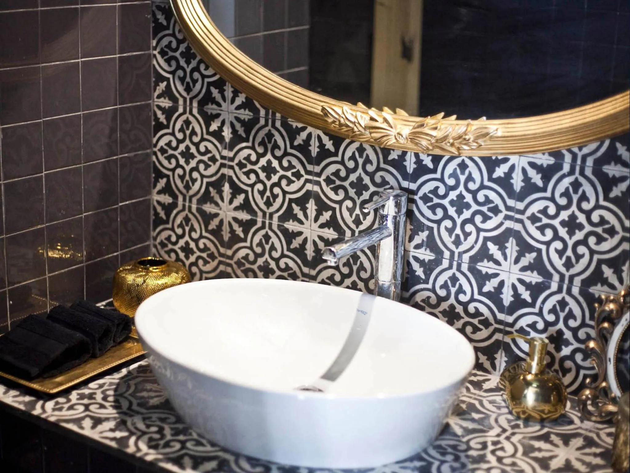 Bathroom in The ART INN Lisbon