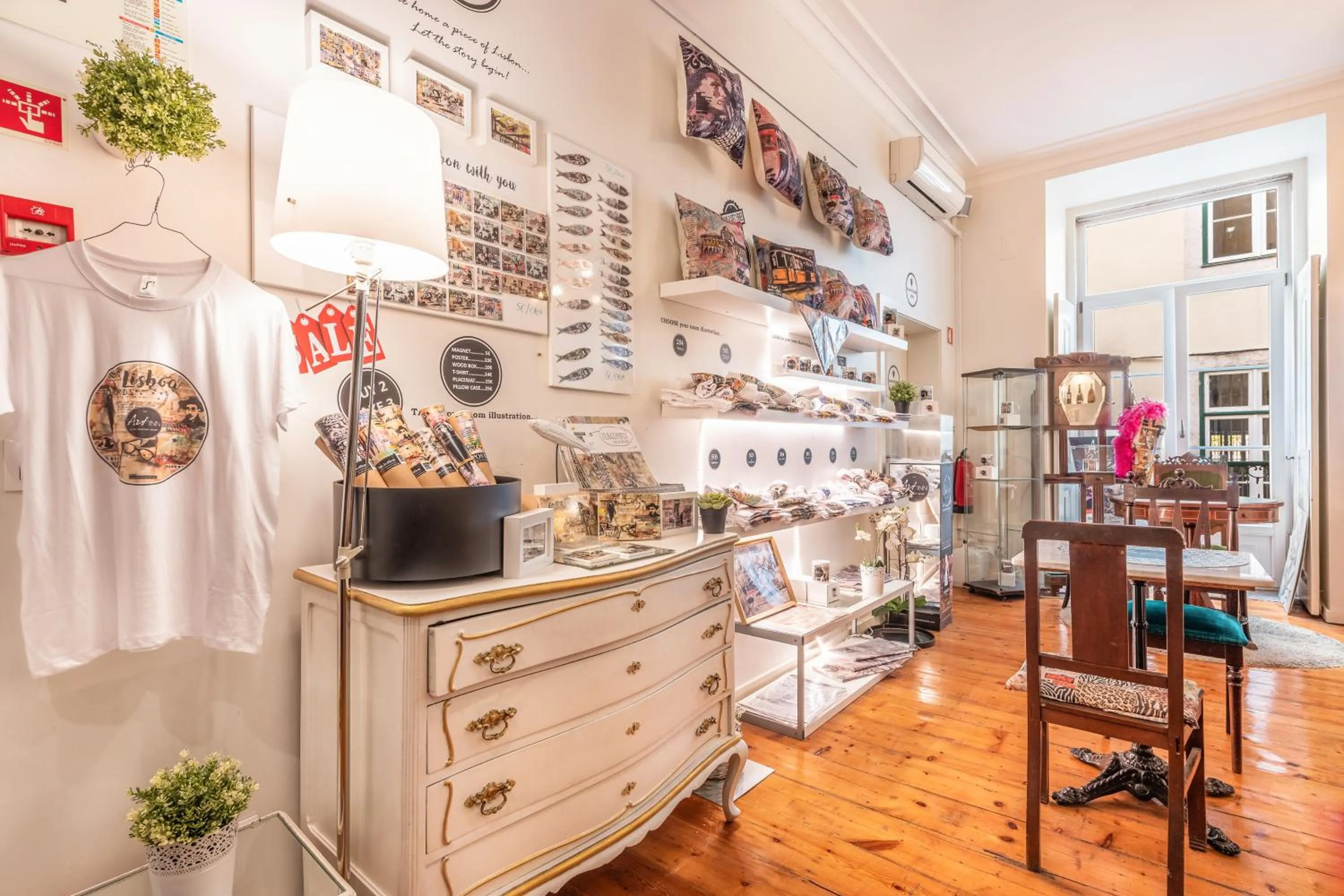 On-site shops in The ART INN Lisbon