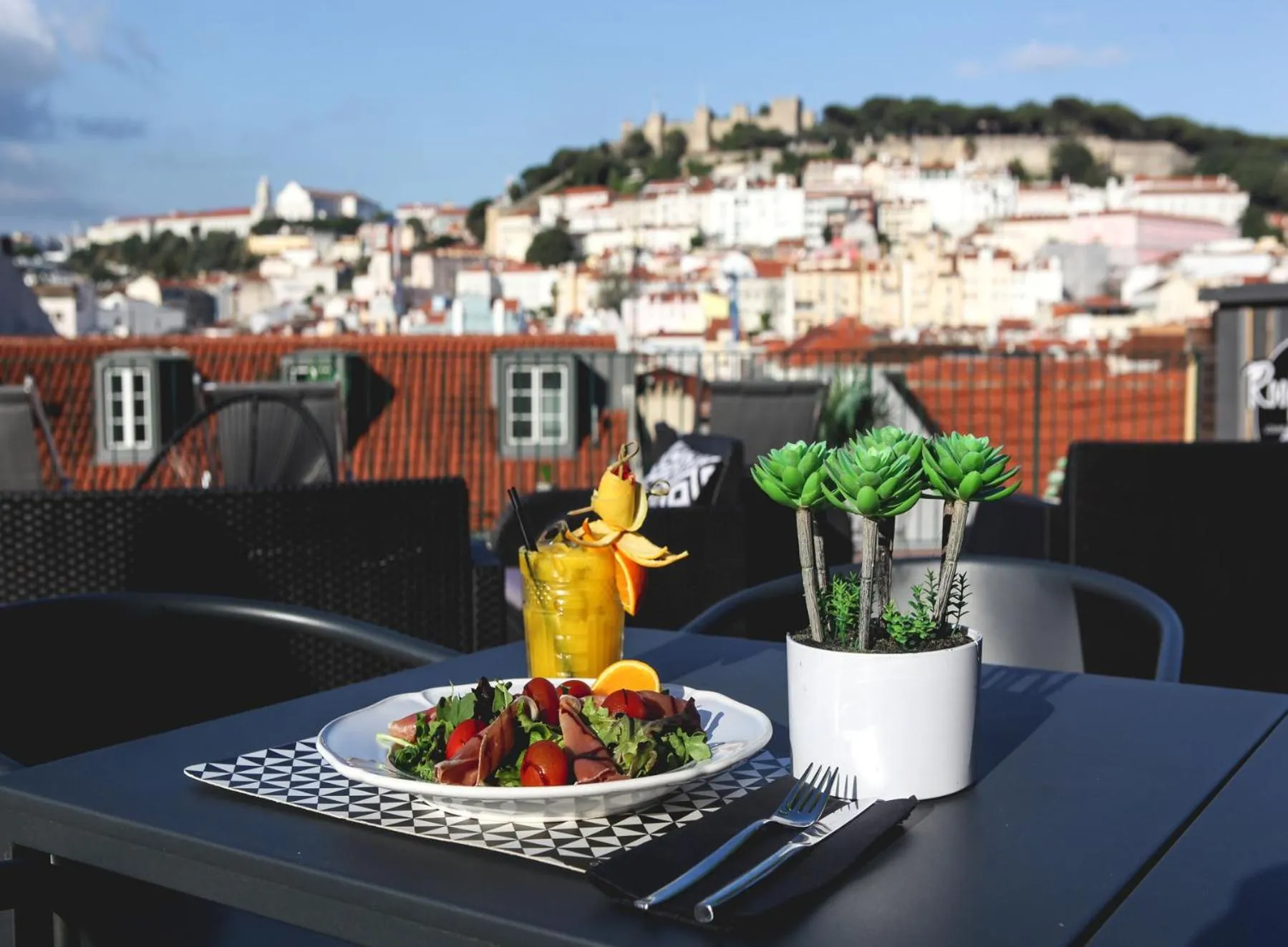 Balcony/Terrace in The ART INN Lisbon