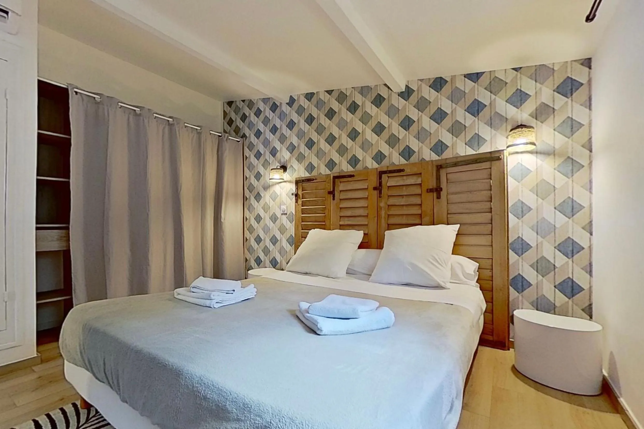 Bedroom, Bed in La Villa Dupont d'Avignon