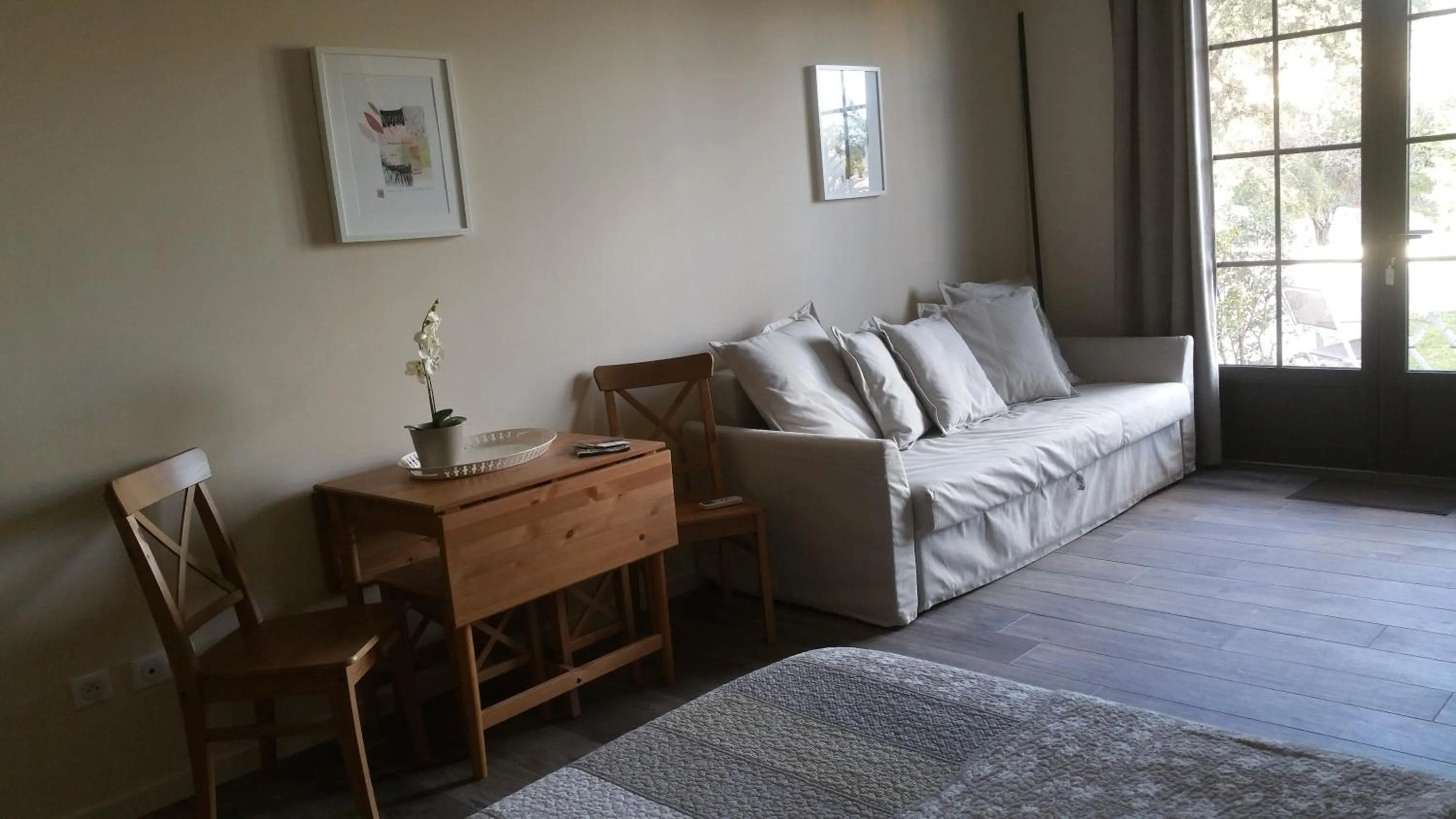 Dining area in La Villa Dupont d'Avignon
