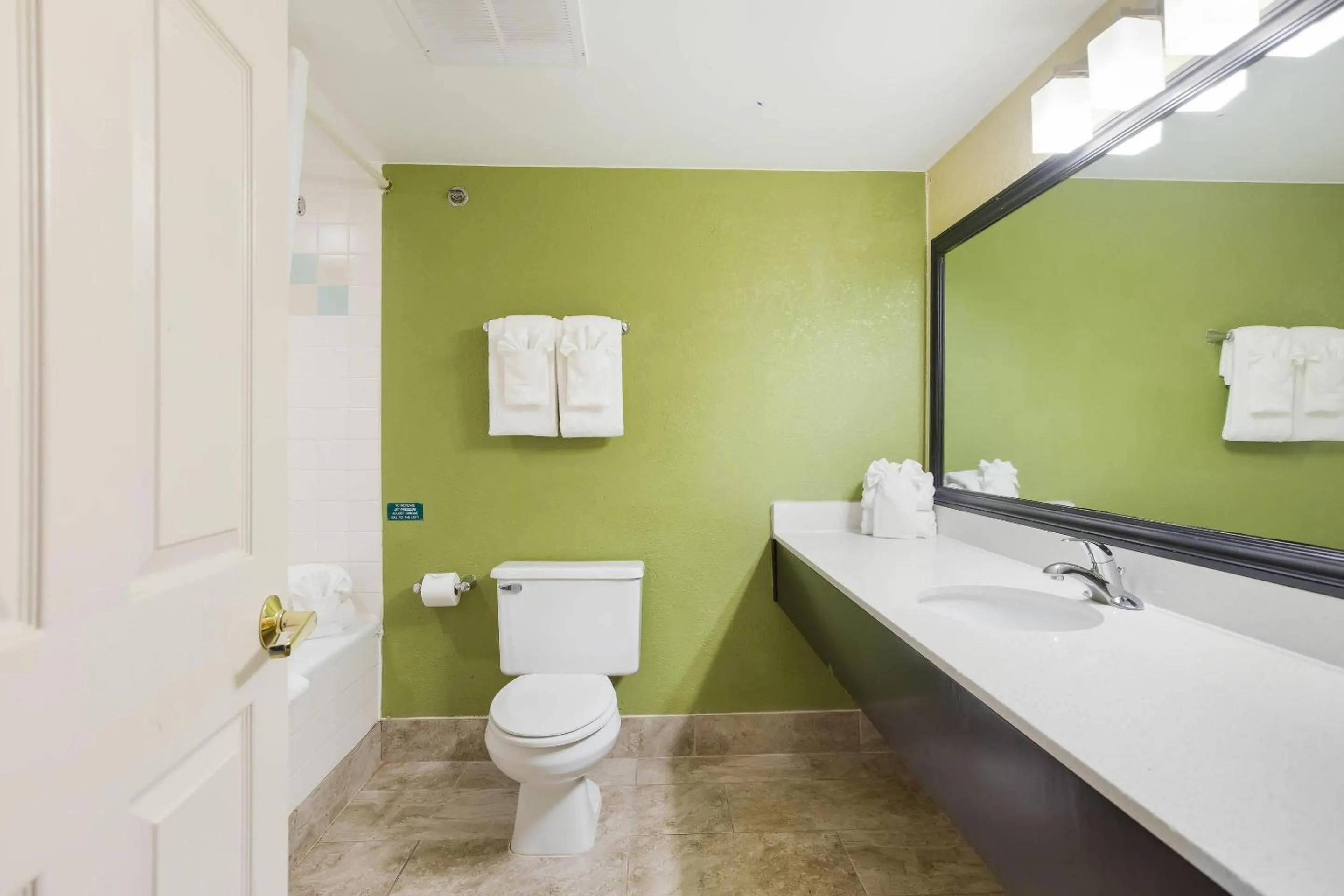 Bedroom in Sleep Inn & Suites Grand Rapids Southeast - Kentwood