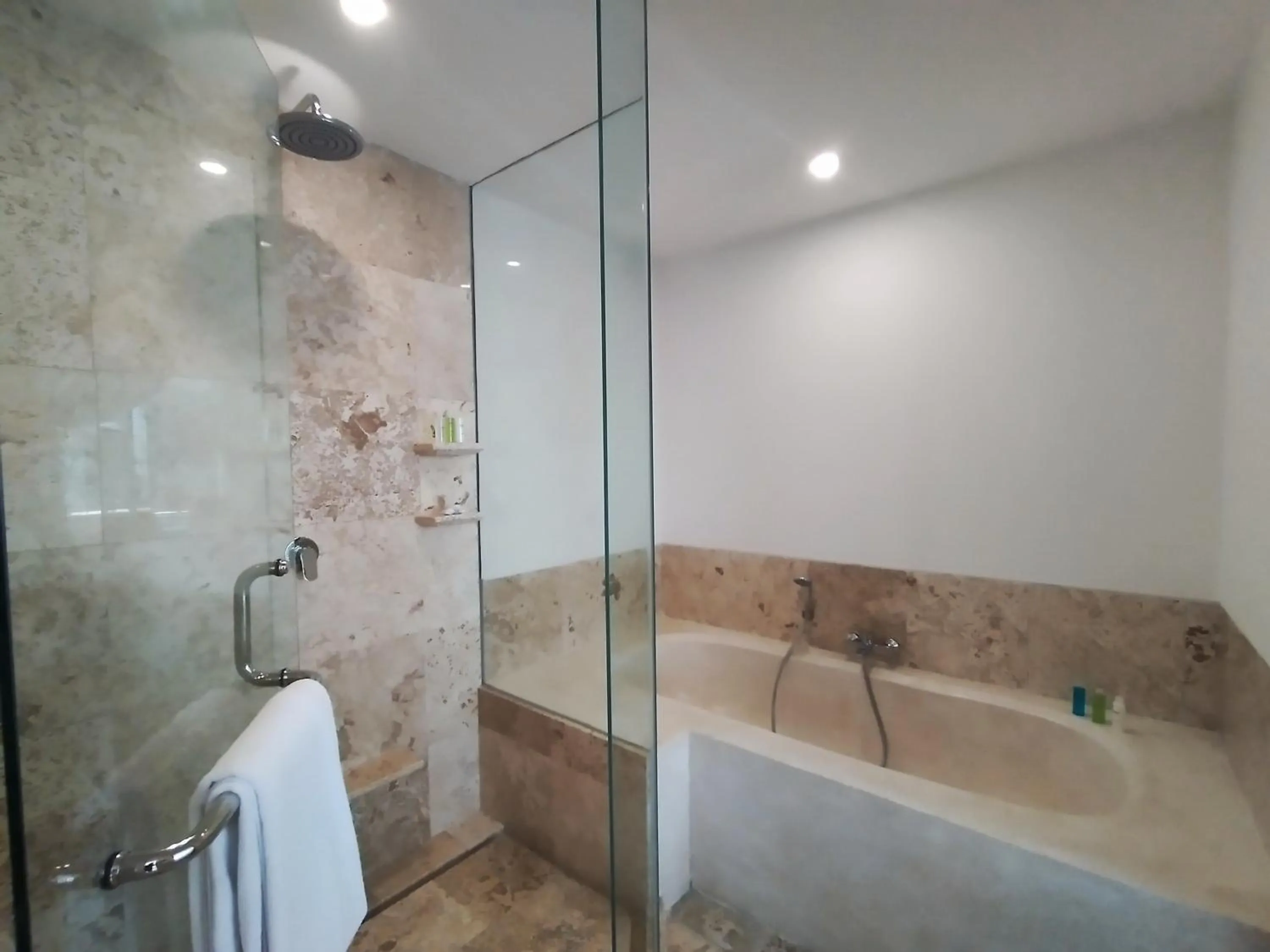 Shower in Sabana Ubud