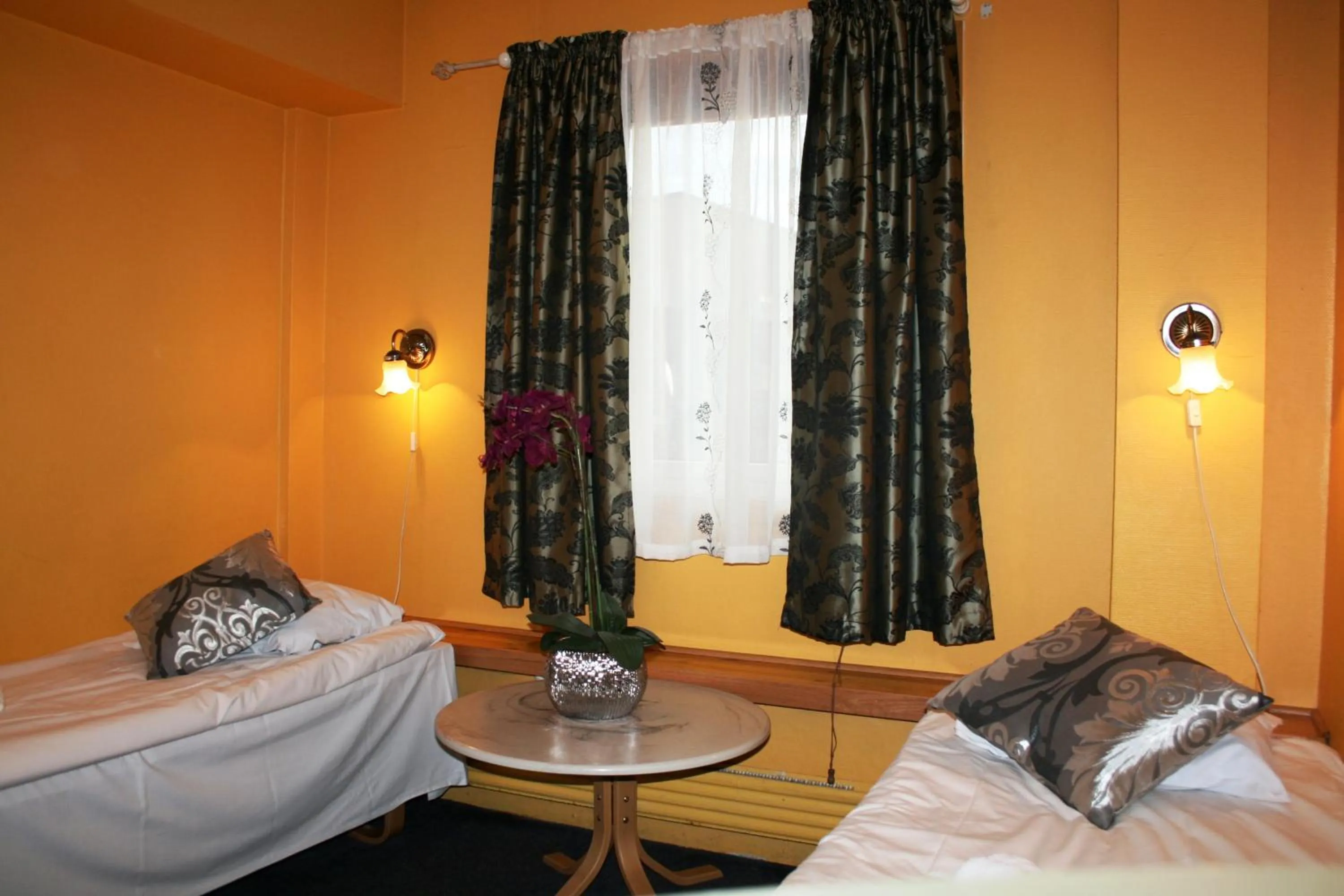 Bed in Barents Hotell