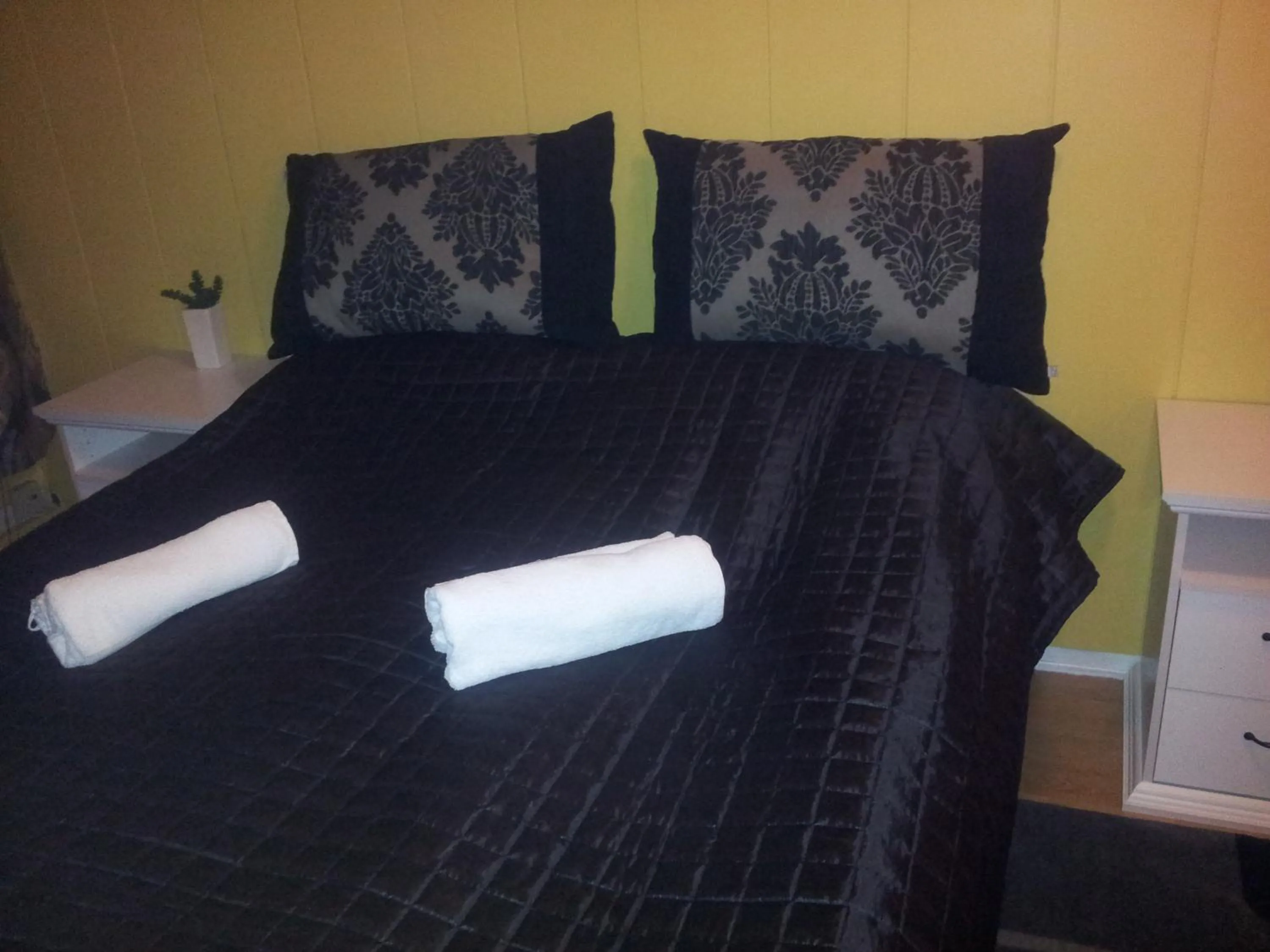 Bed in Barents Hotell