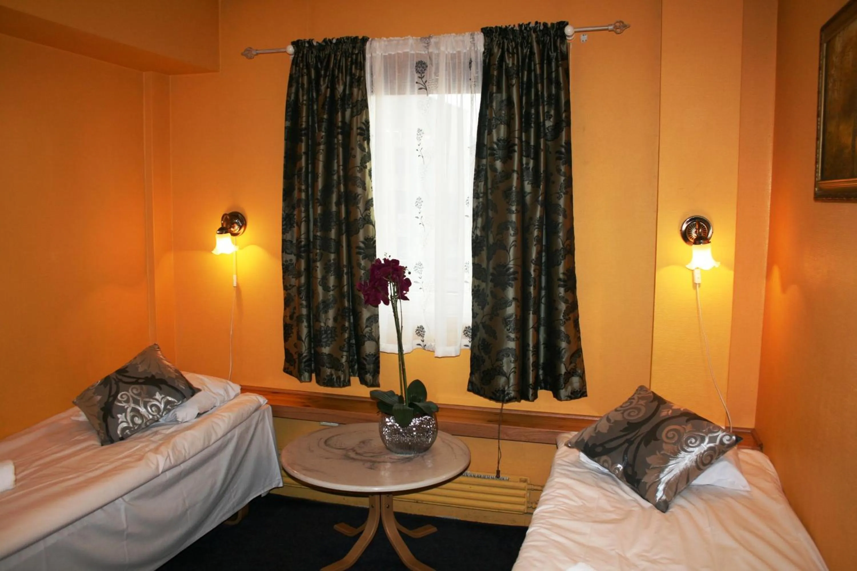 Bed in Barents Hotell