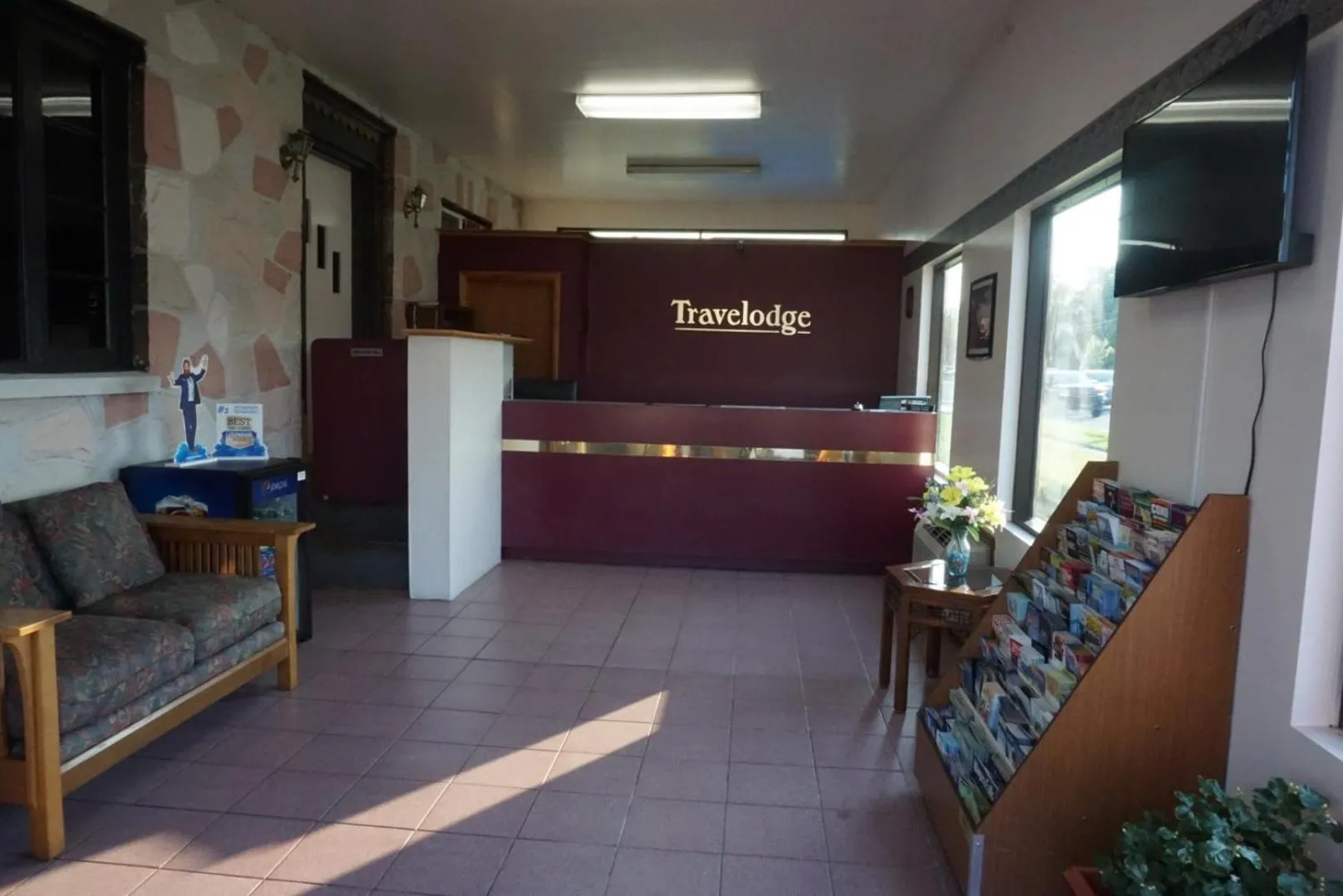 Lobby or reception in Travelodge by Wyndham Niagara Falls - New York