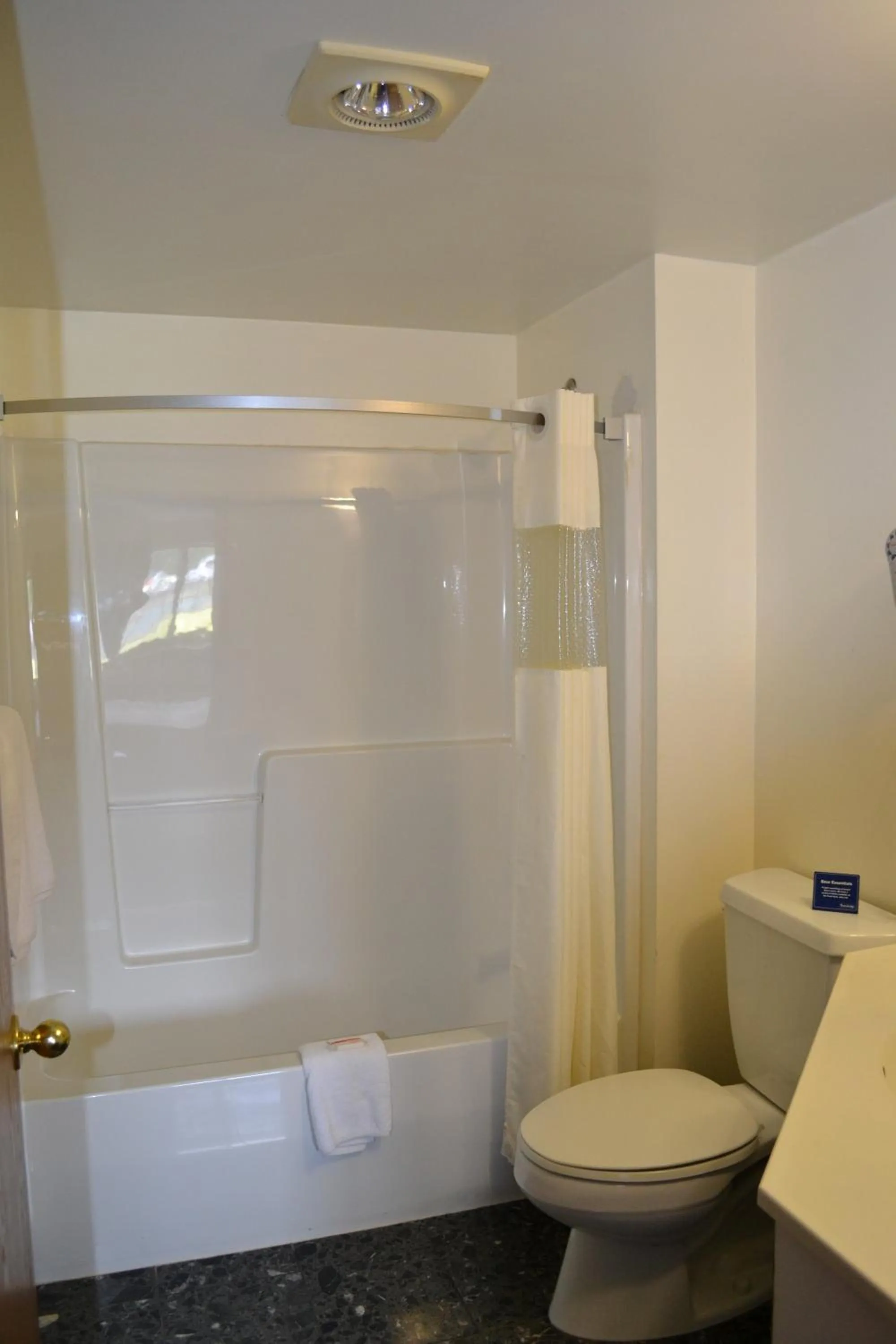 Bathroom in Travelodge by Wyndham Niagara Falls - New York