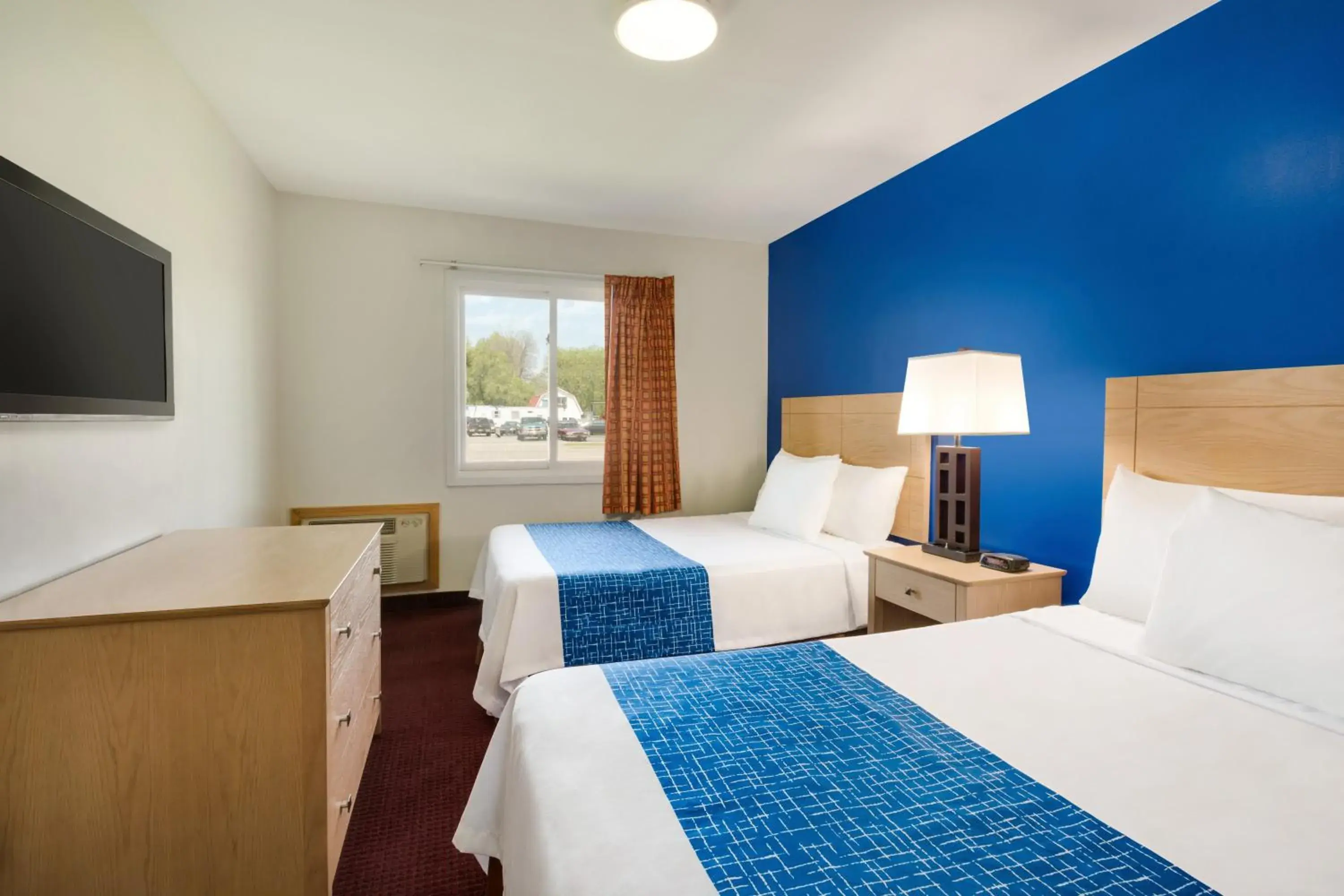 Suite - Non-Smoking in Travelodge by Wyndham Niagara Falls - New York Suite - Non-Smoking in Travelodge by Wyndham Niagara Falls - New York