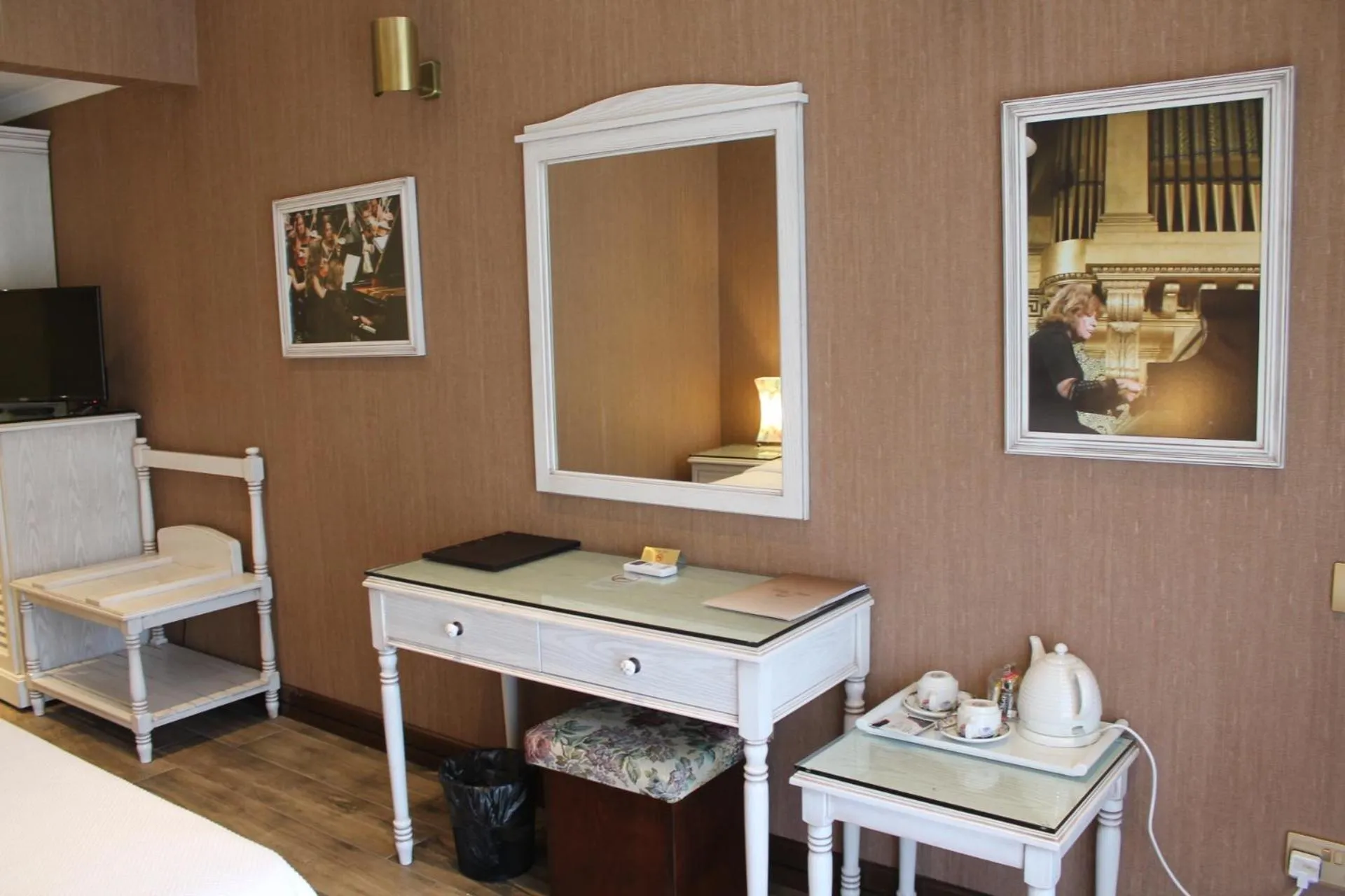 Bed in Bella View Art Boutique Hotel