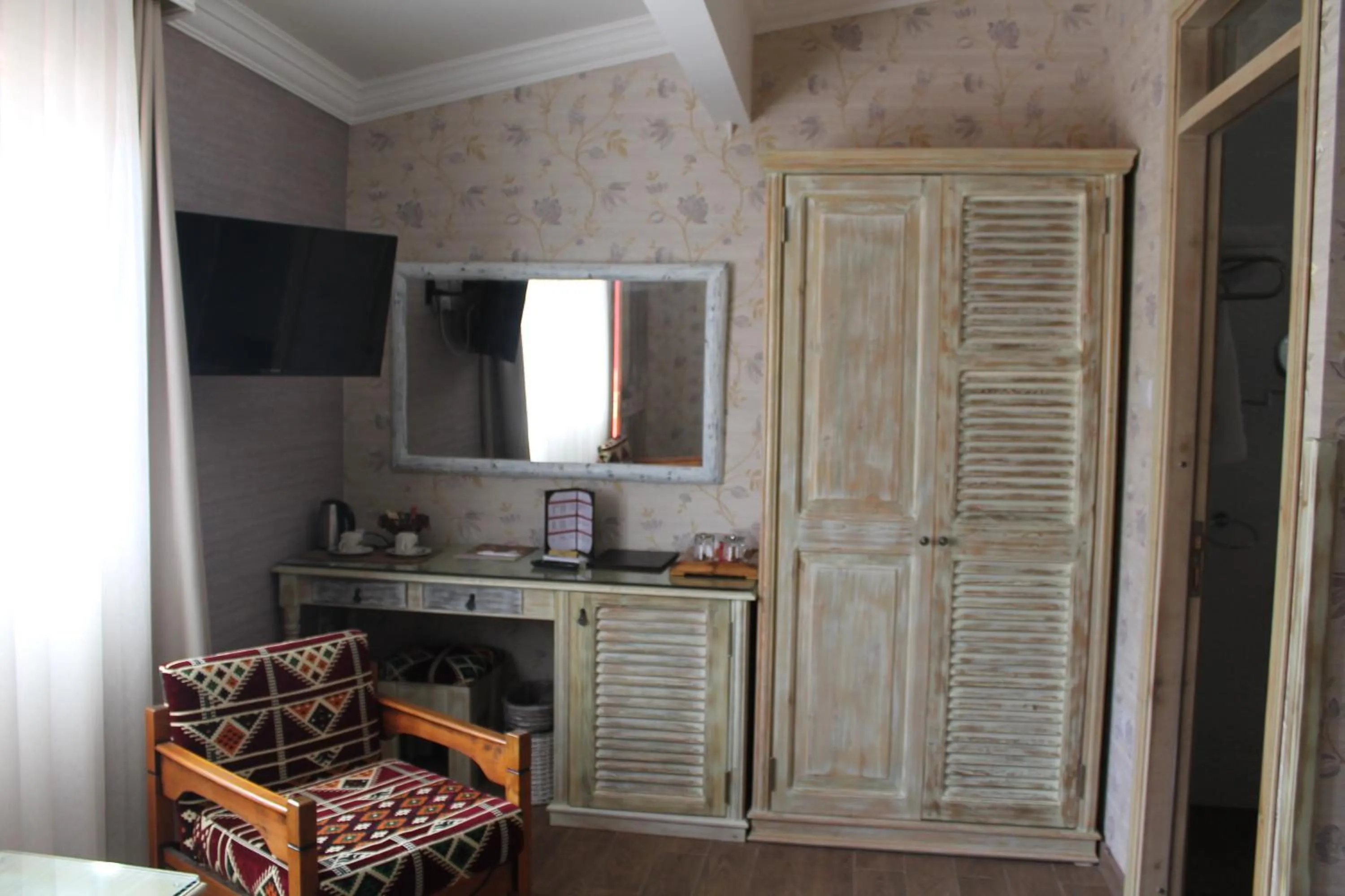 Bella View Art Boutique Hotel