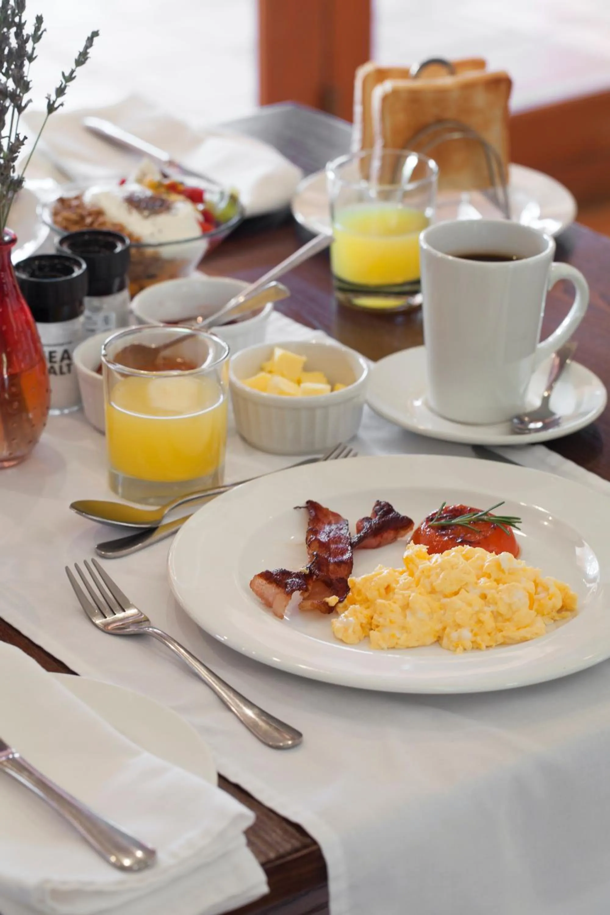 Breakfast in Klein Welmoed Luxury Guest House