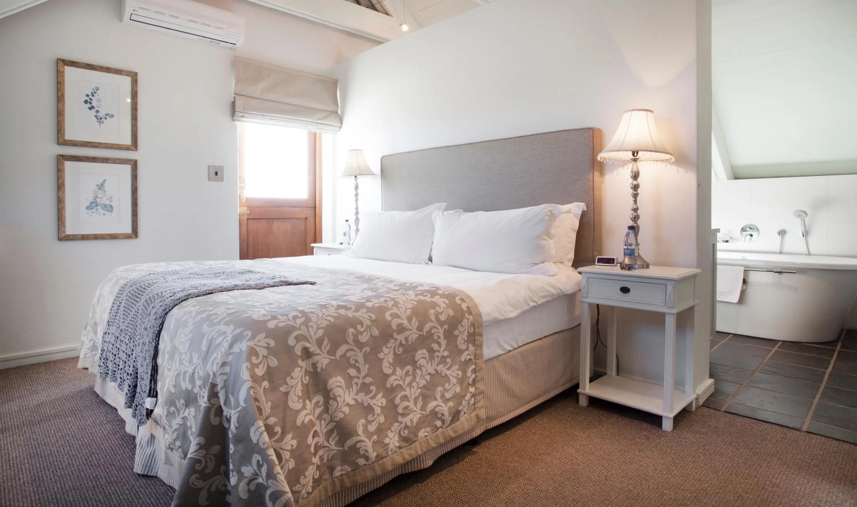 Bed in Klein Welmoed Luxury Guest House