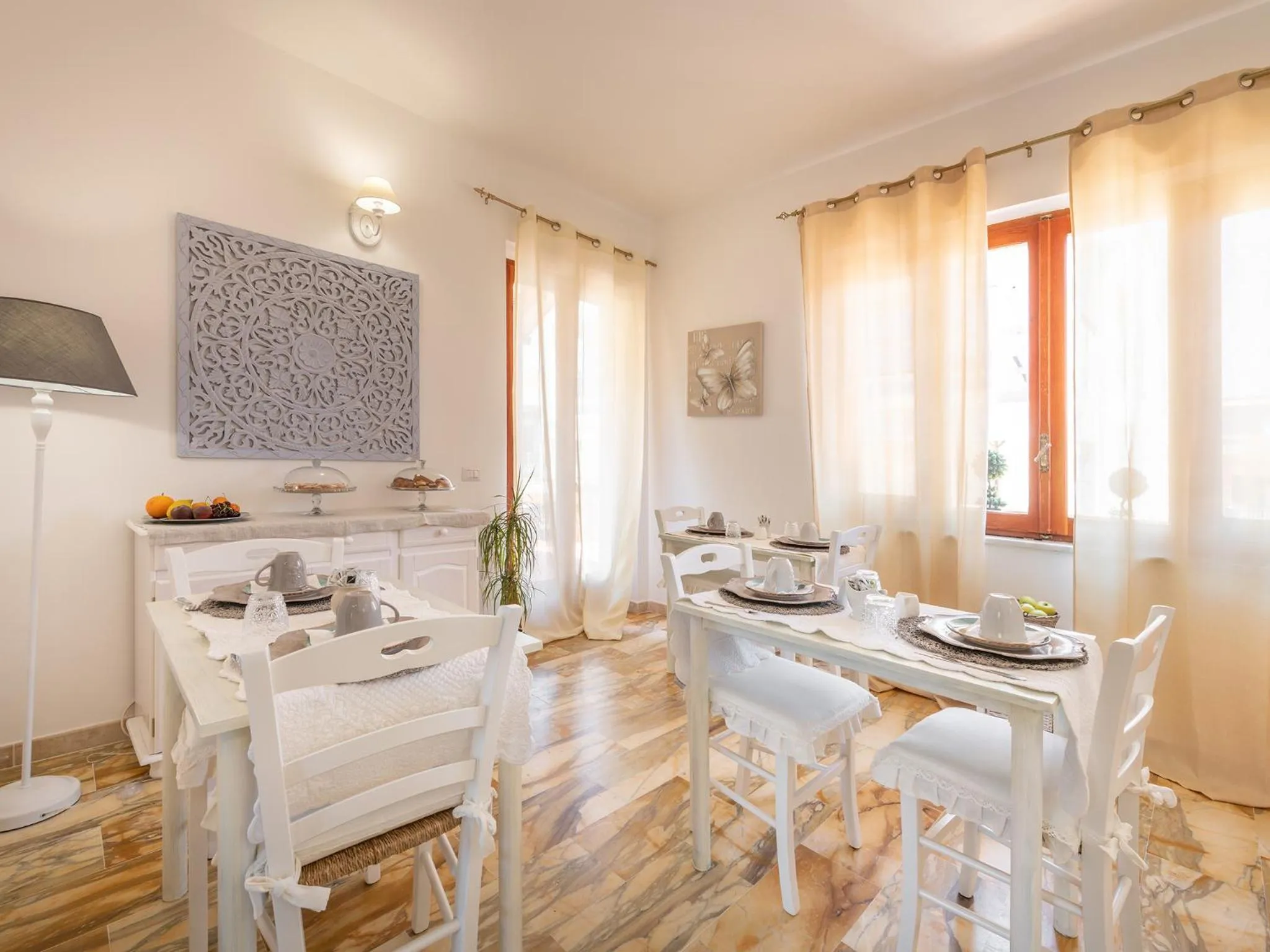 Dining area in Villa Iole