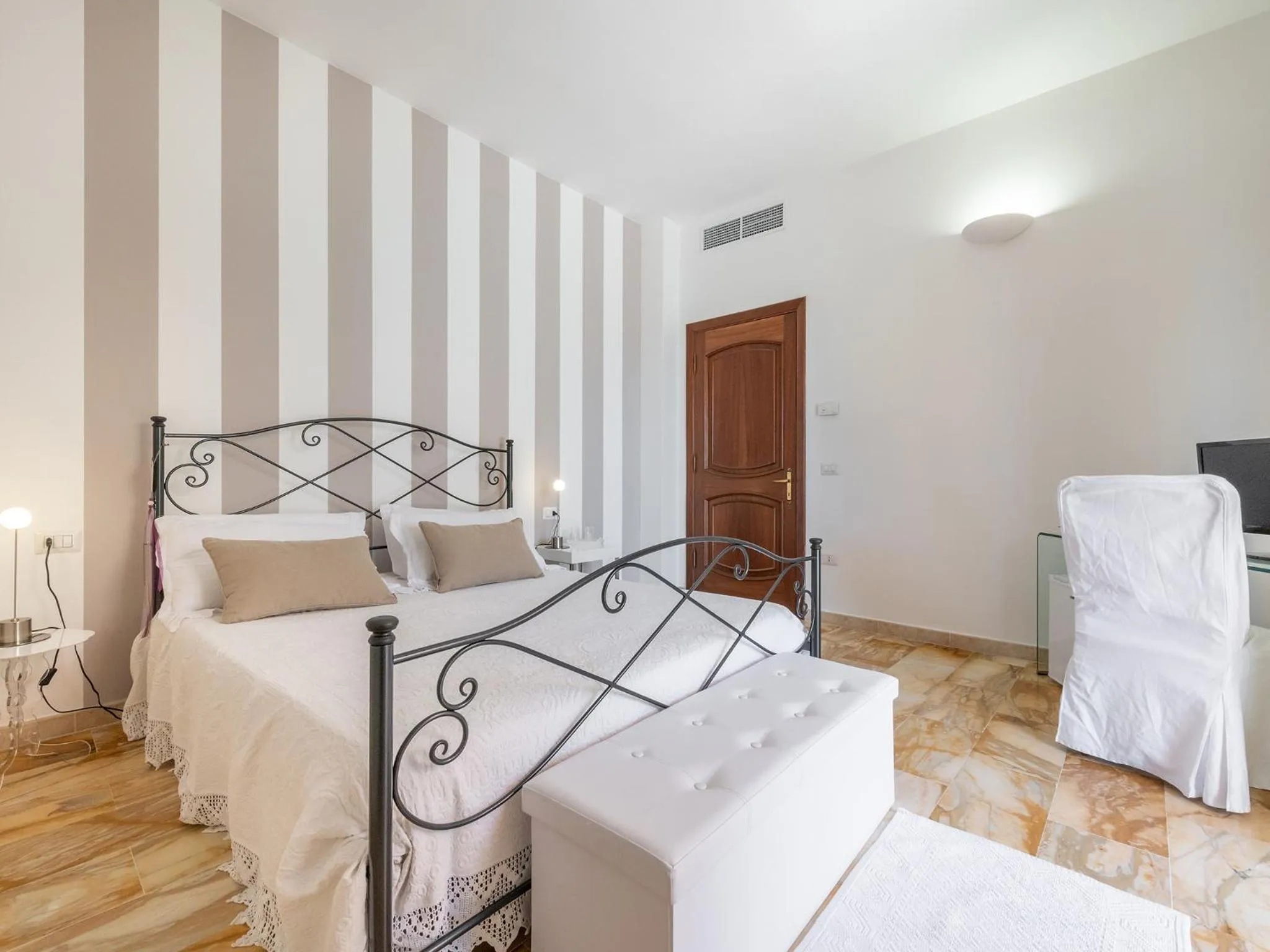 Bedroom, Bed in Villa Iole