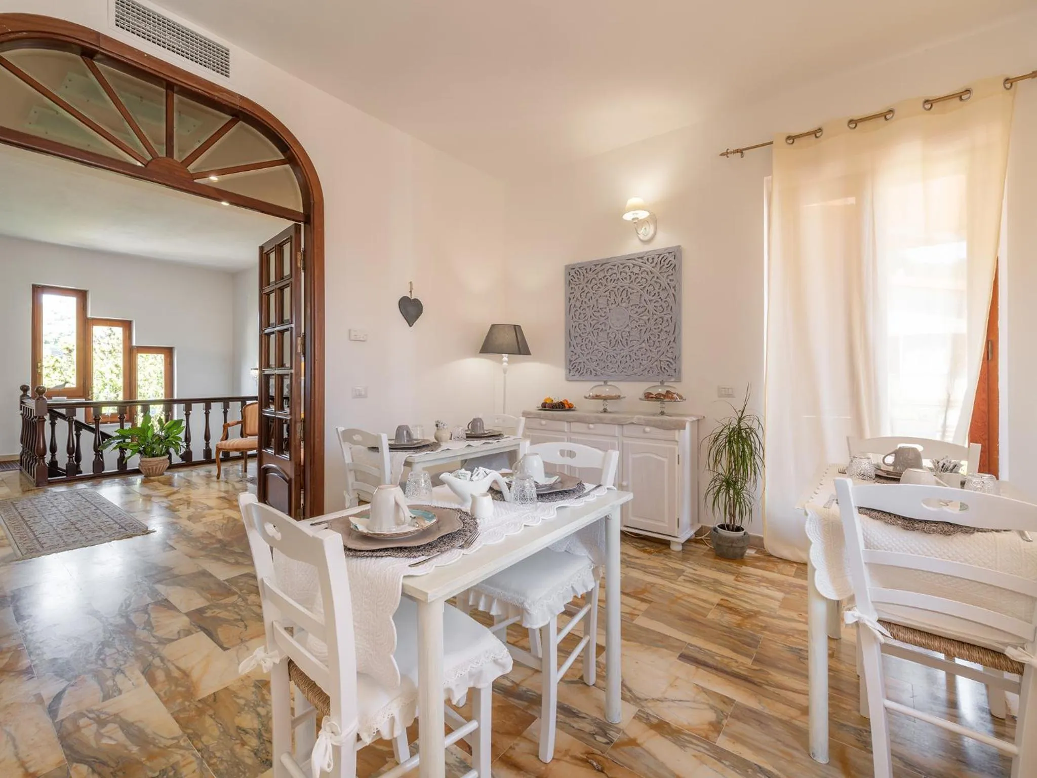 Dining area in Villa Iole