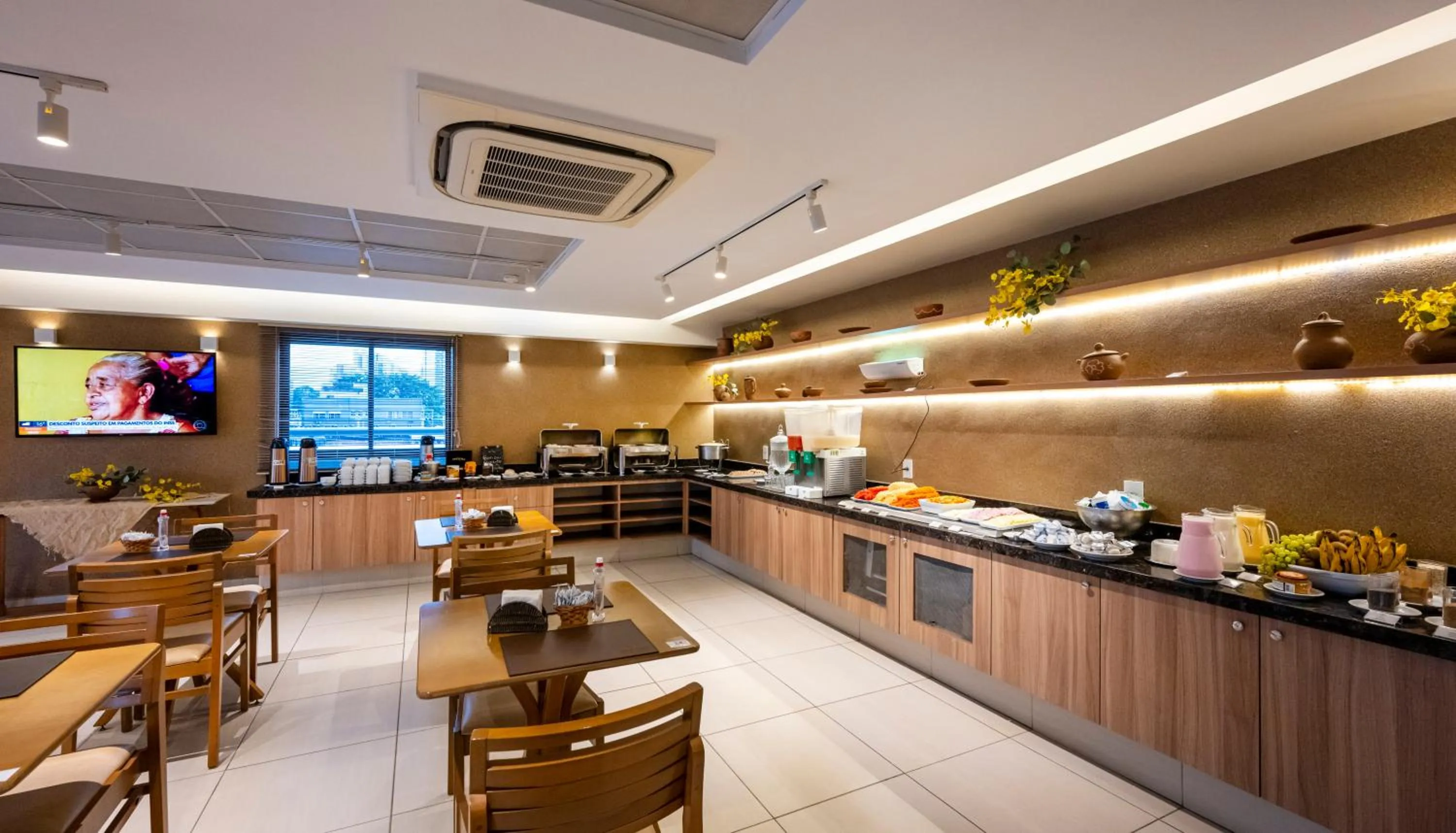 Restaurant/places to eat in Villa Park Hotel Recife