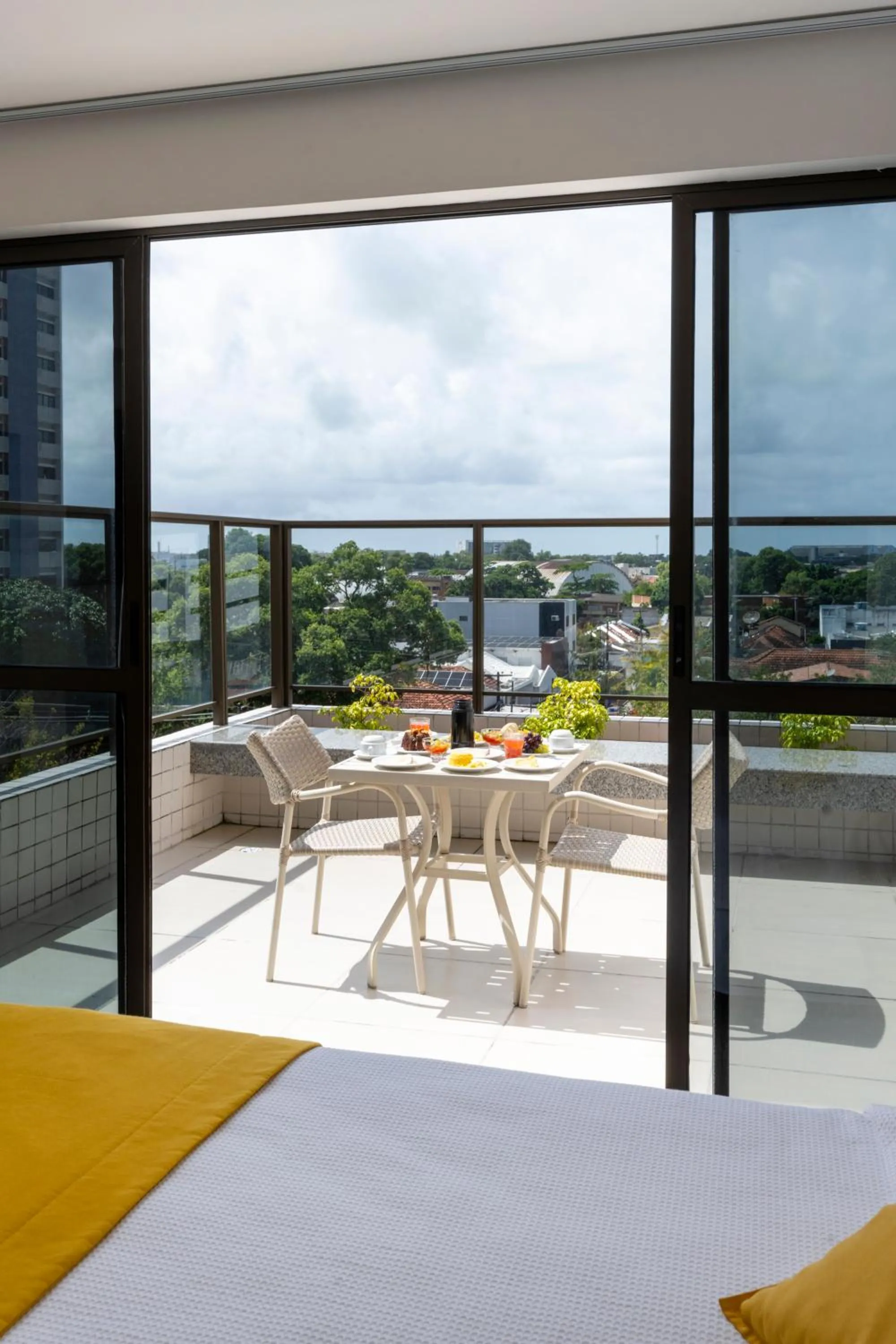Patio, Bed in Villa Park Hotel Recife