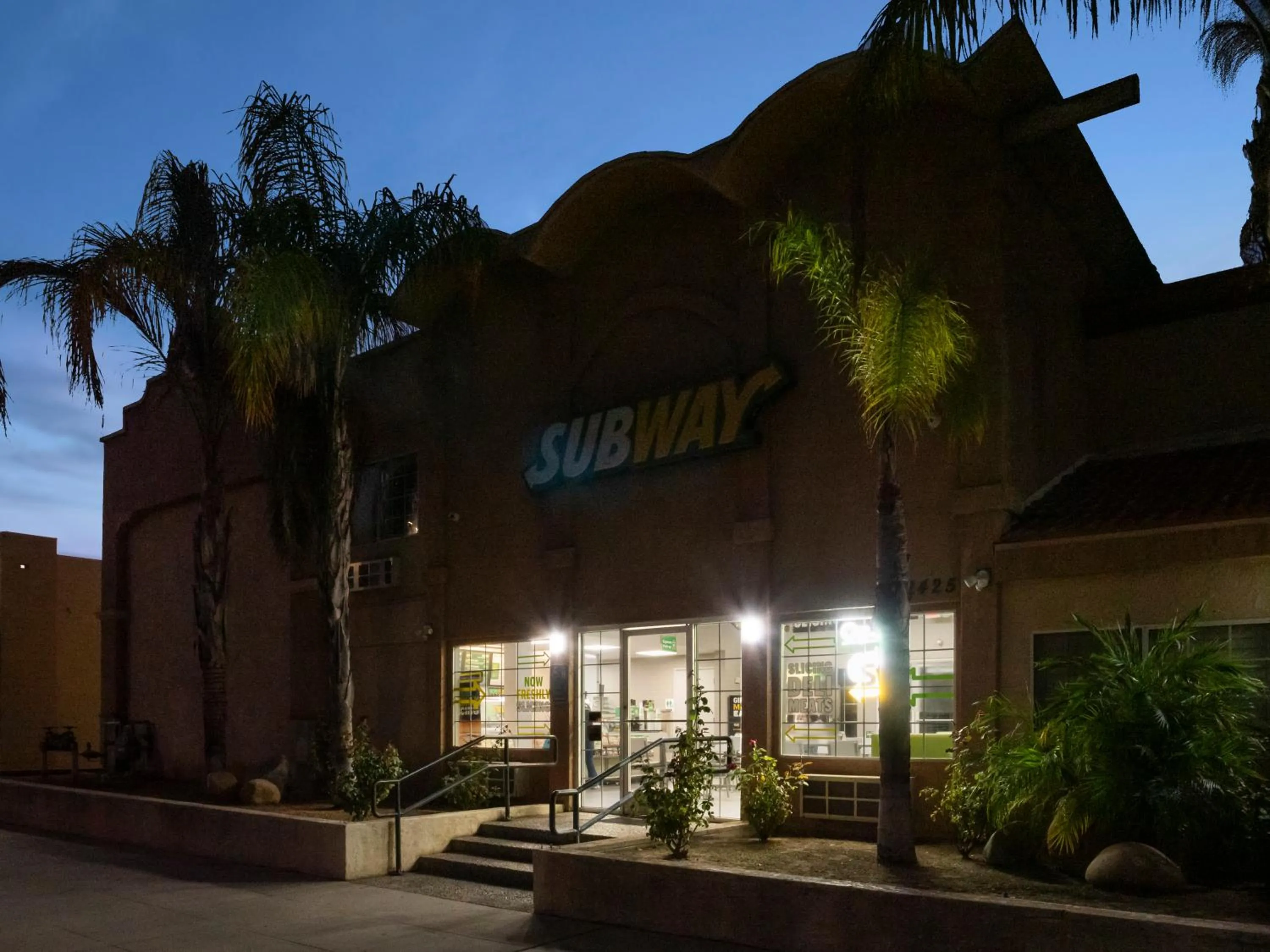 Restaurant/places to eat in Dream Inn