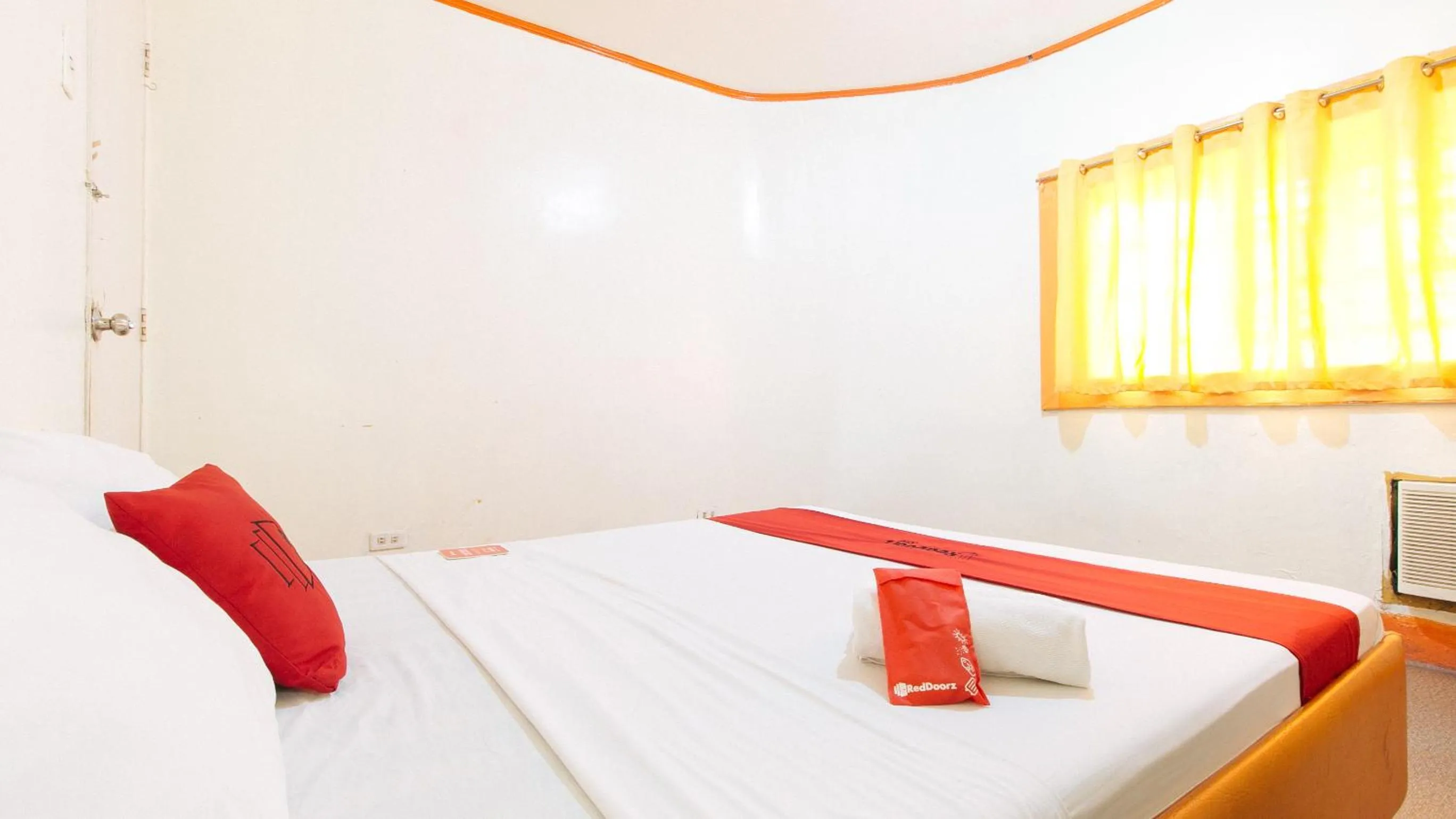 Bed in RedDoorz near East Avenue Medical Center