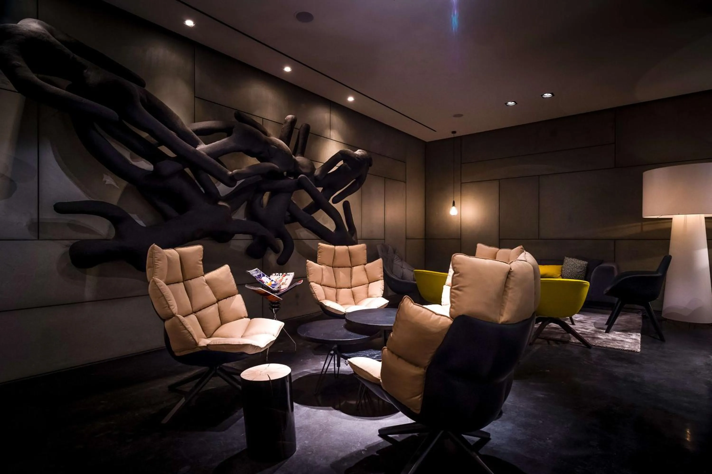 Lounge or bar in art'otel amsterdam, Powered by Radisson Hotels