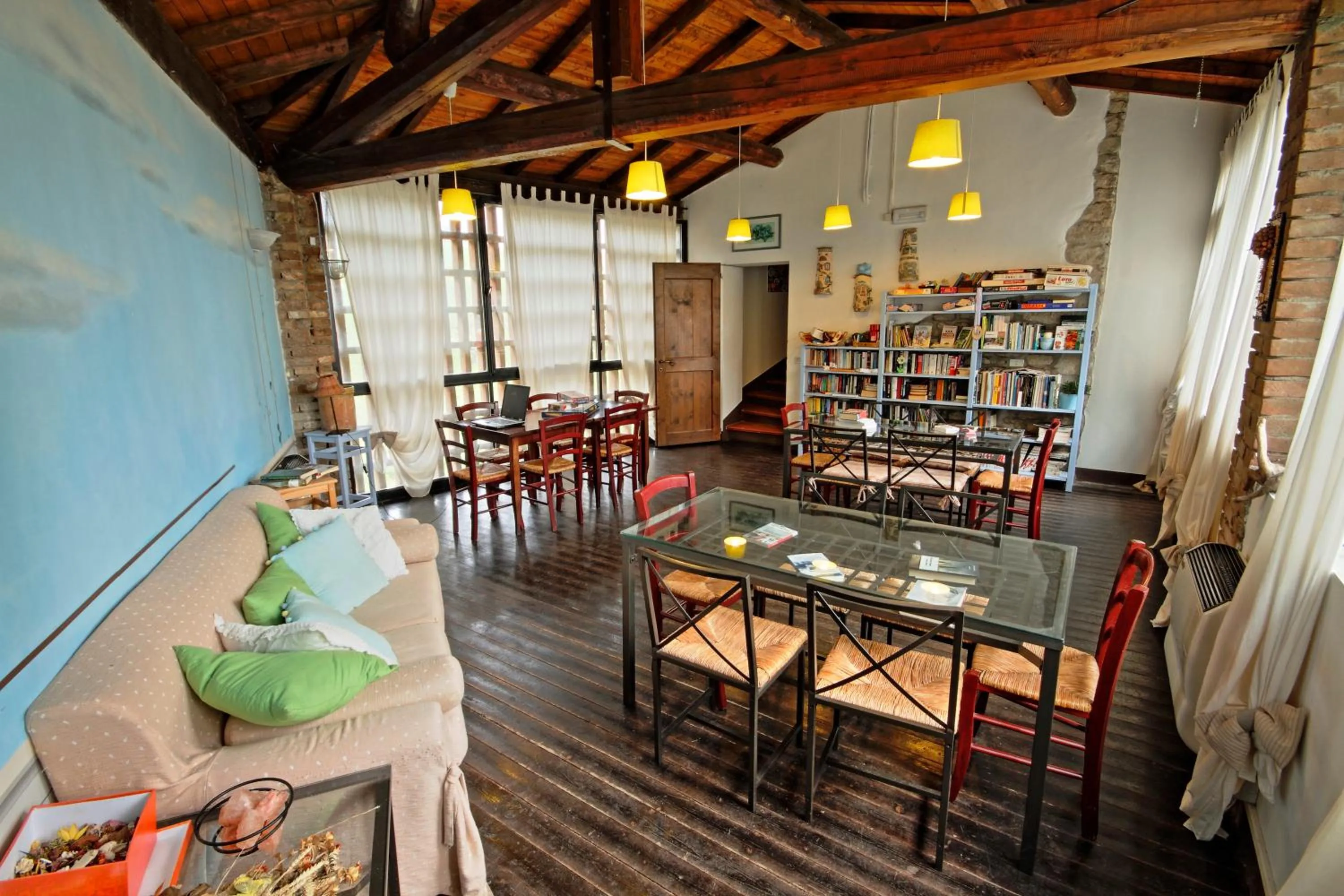 Library in Antica Locanda La Canonica