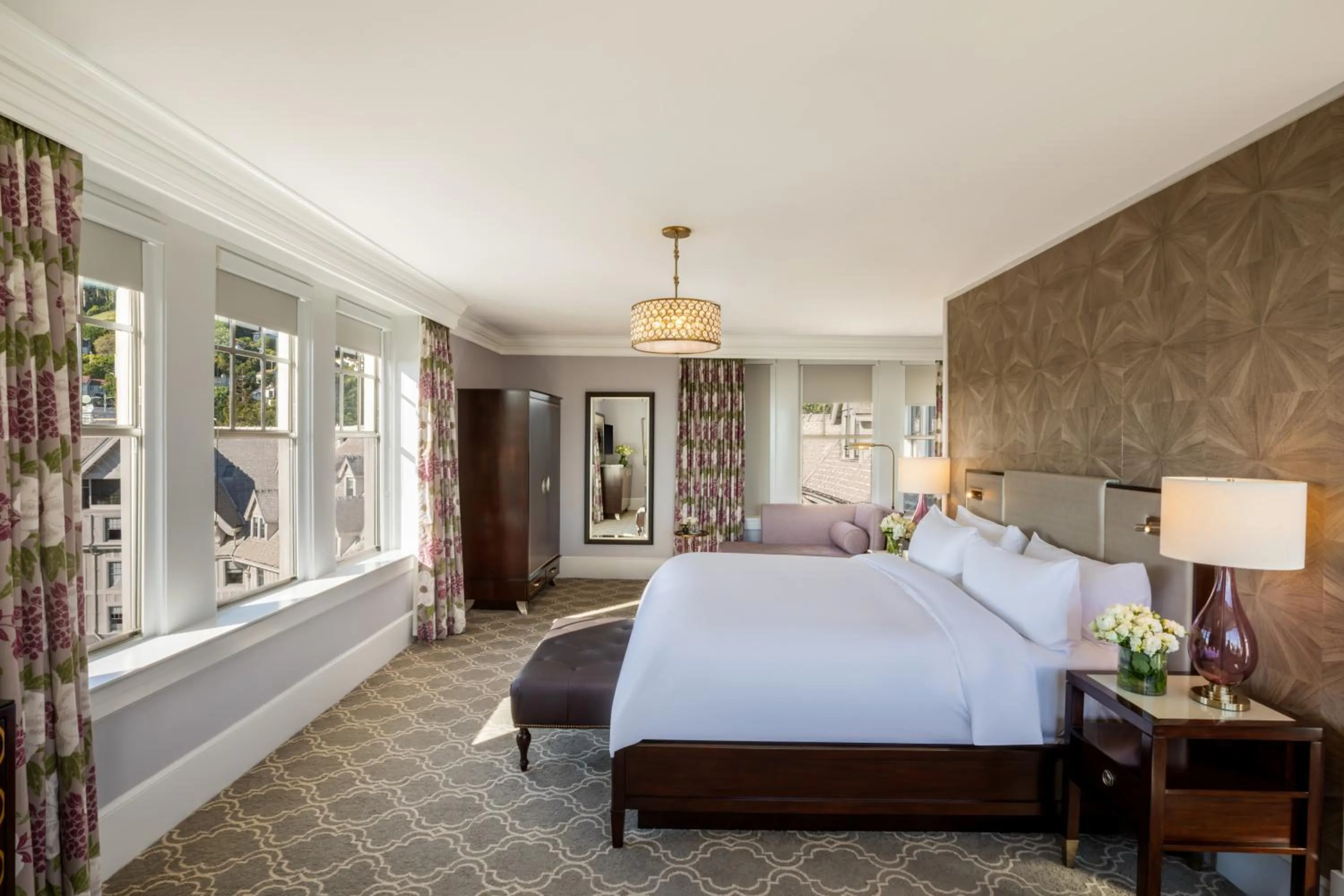 Bedroom, Bed in Claremont Resort & Club