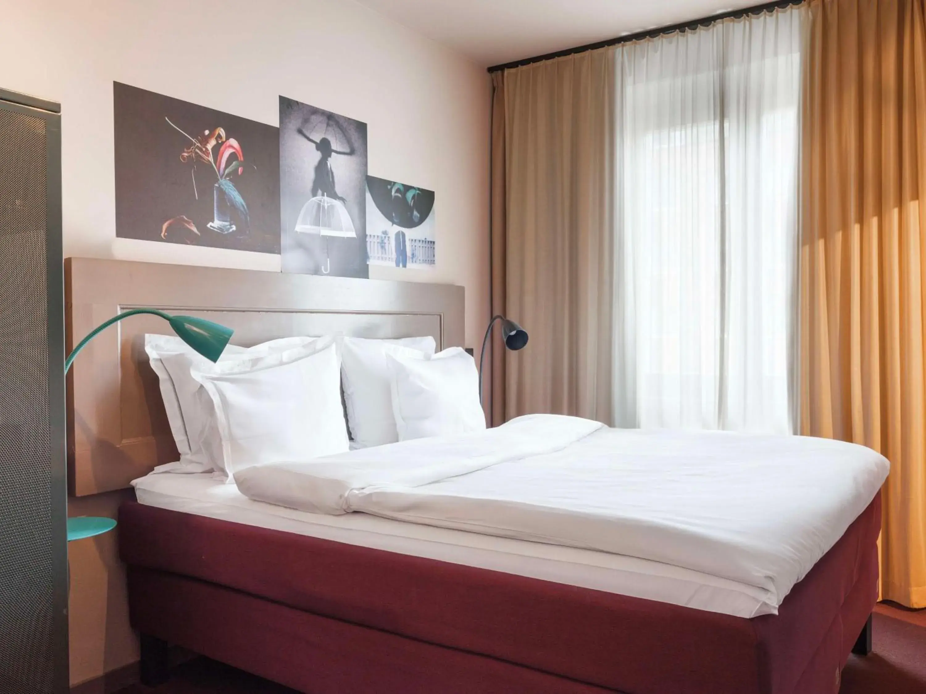 Queen Room in Story Hotel Signalfabriken, part of JdV by Hyatt Queen Room in Story Hotel Signalfabriken, part of JdV by Hyatt