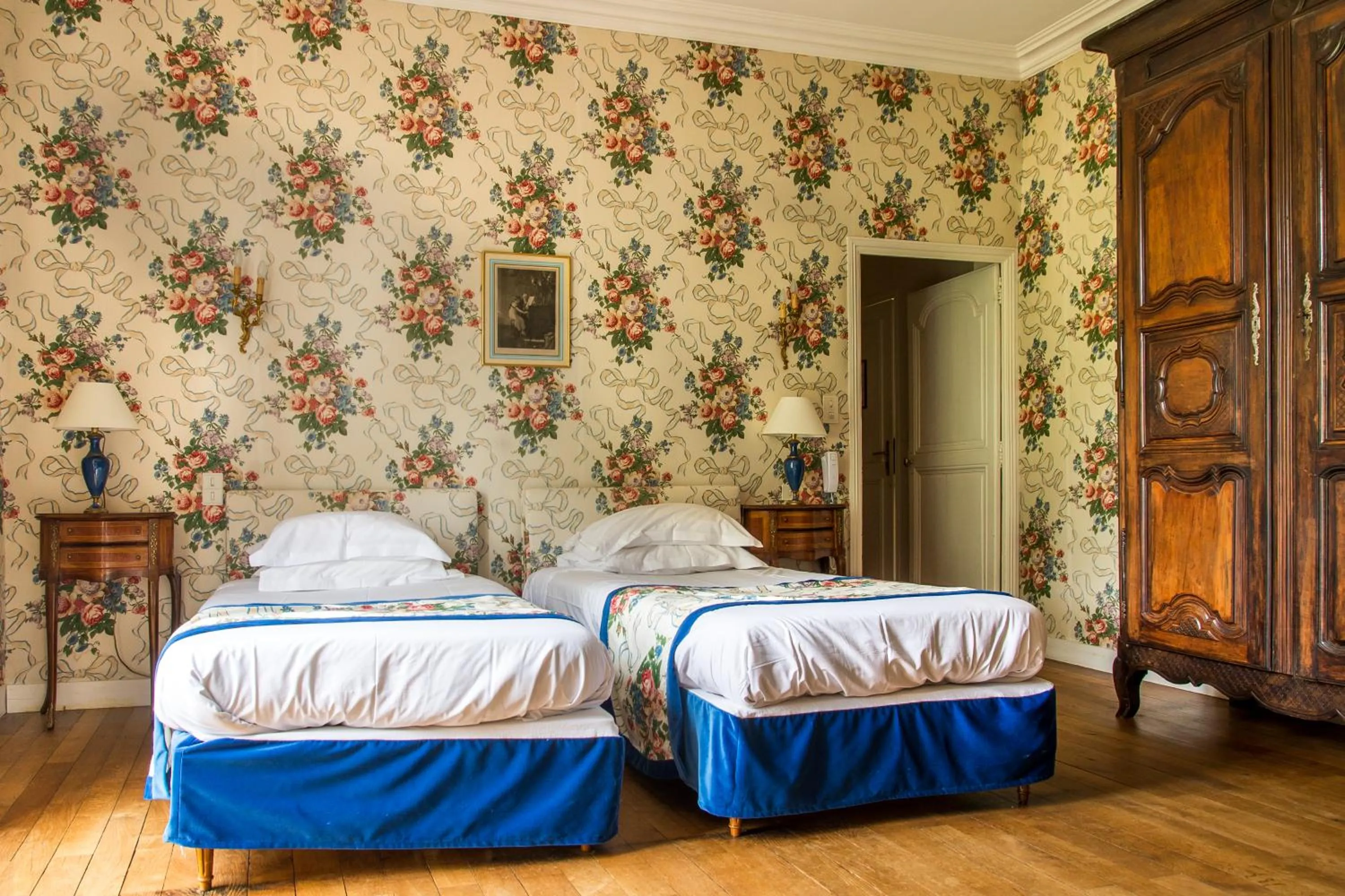 Photo of the whole room in Hotel Haras De La Potardiere