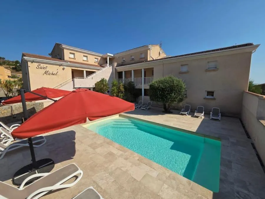 Swimming pool in Résidence Saint Michel