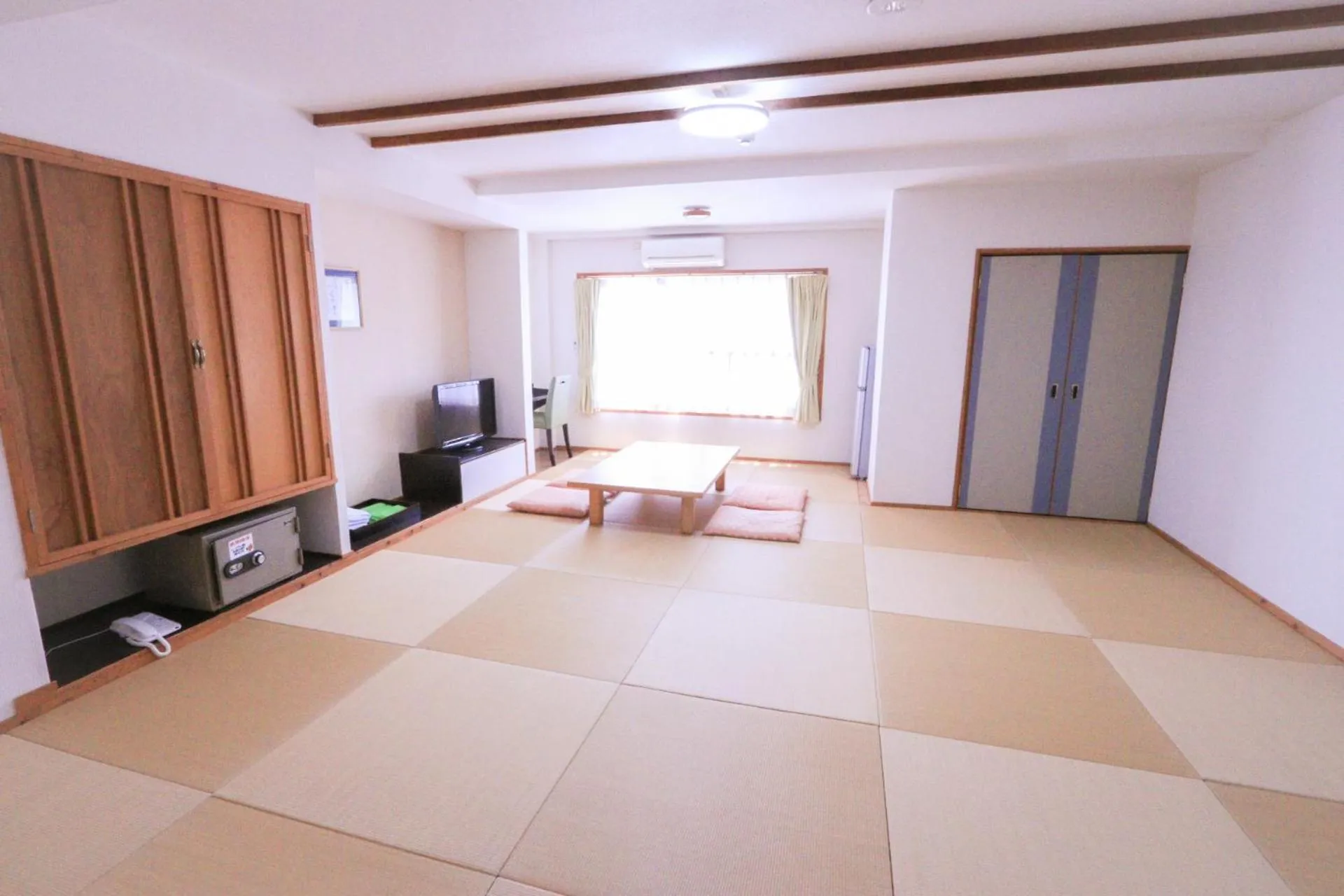Photo of the whole room, Bed in Yumeoi-so
