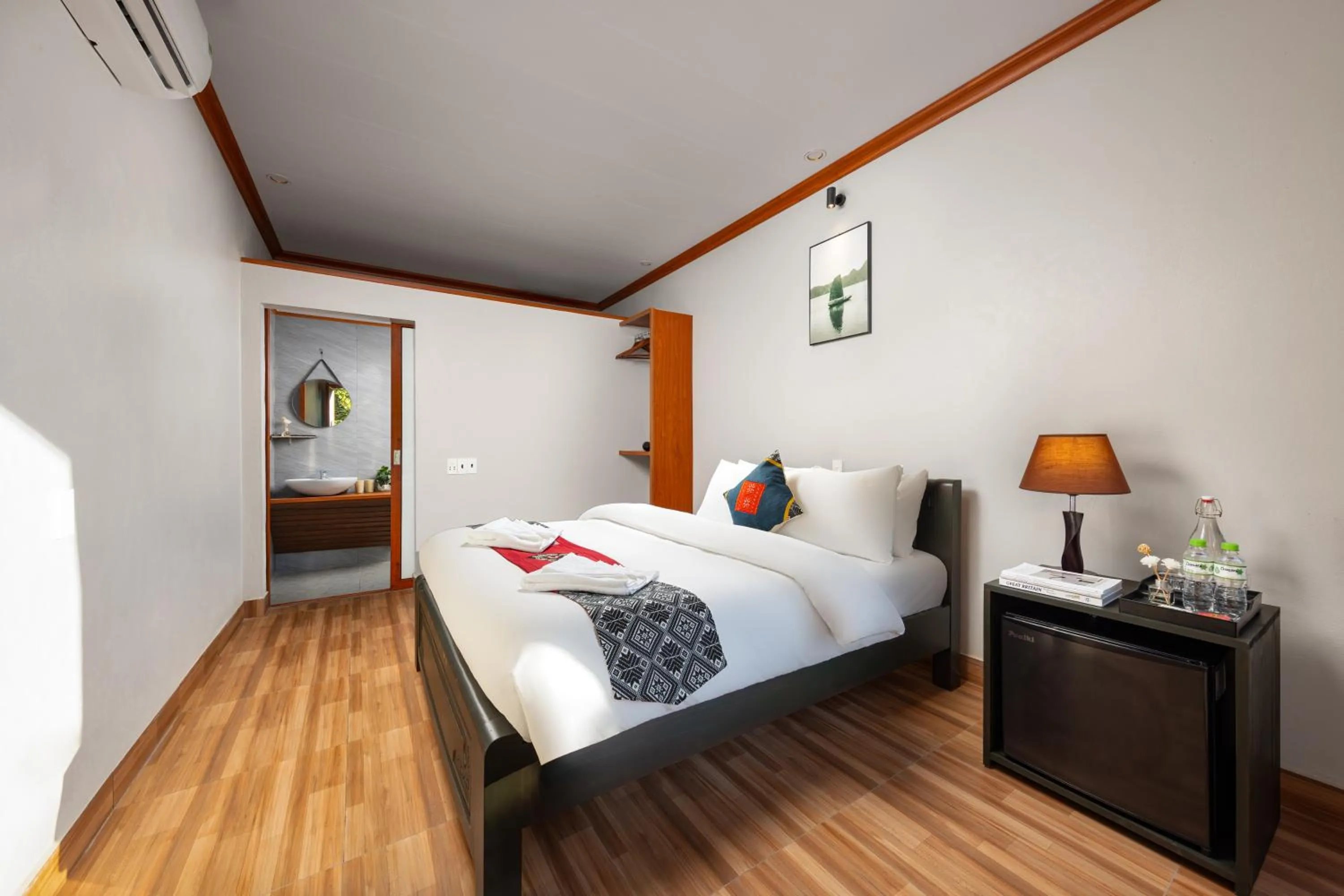 Bed in Cat Ba Serena Homestay And Swimming Pool