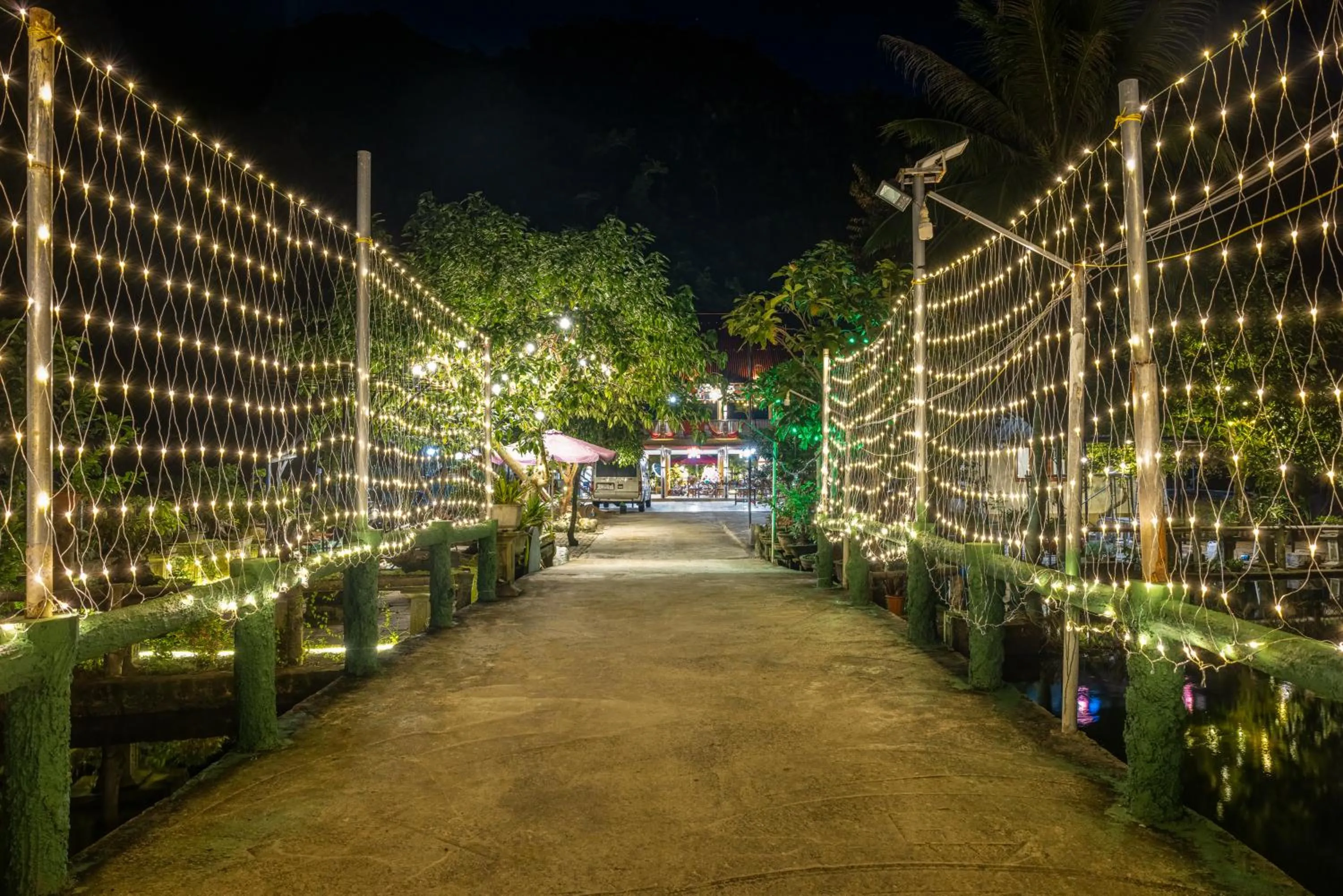 Facade/entrance in Cat Ba Serena Homestay And Swimming Pool