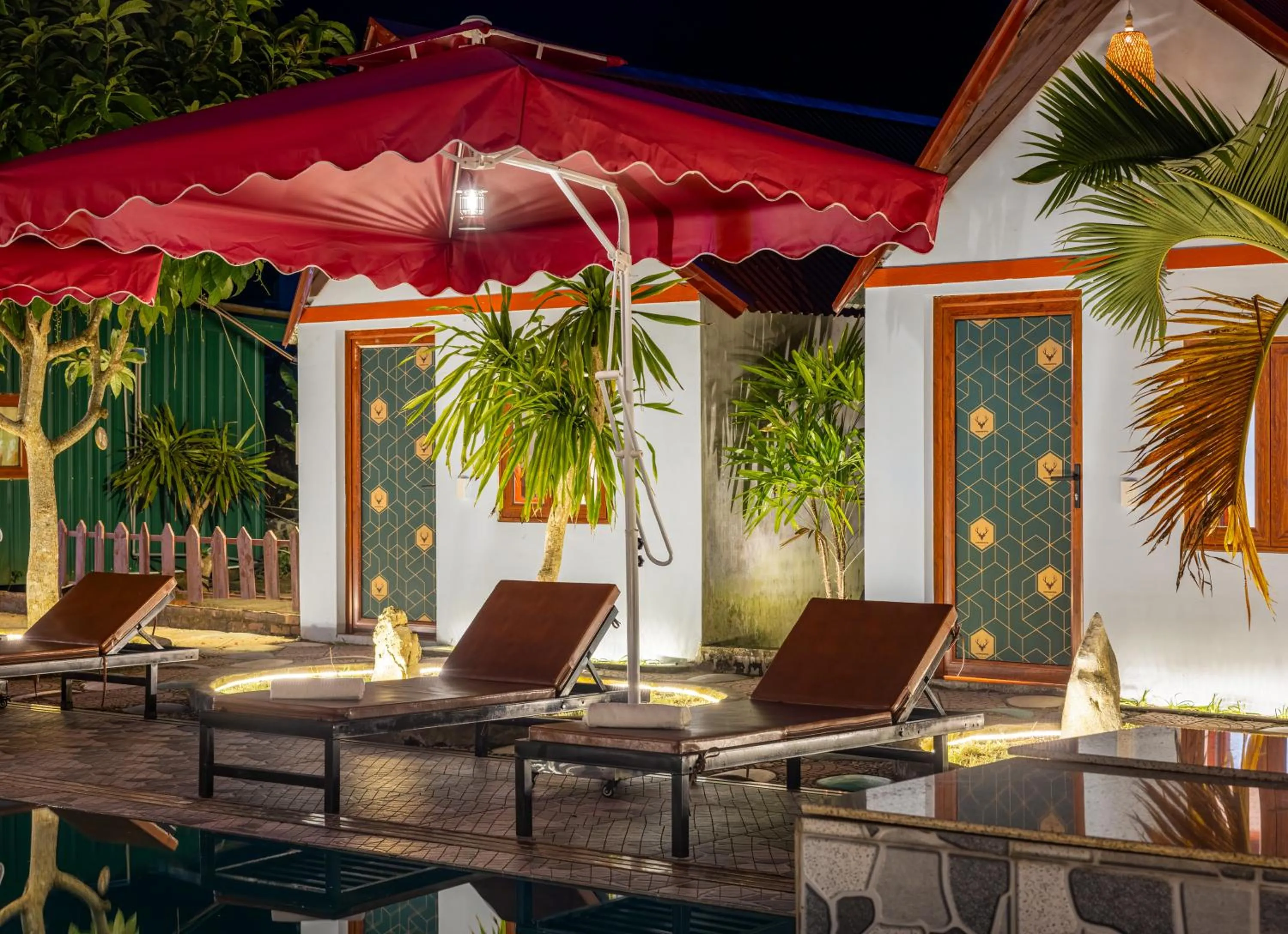 Patio in Cat Ba Serena Homestay And Swimming Pool