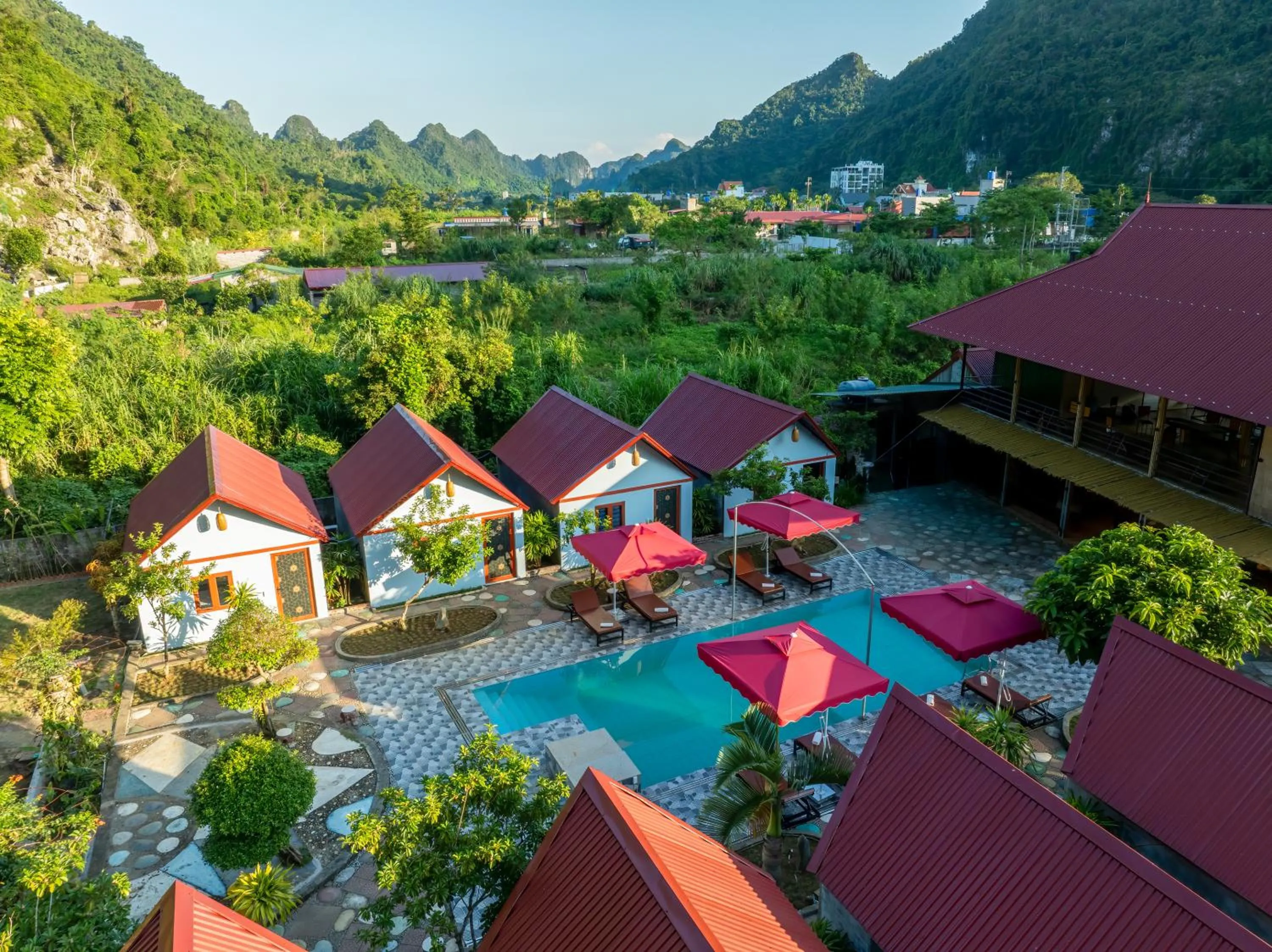 Property building in Cat Ba Serena Homestay And Swimming Pool